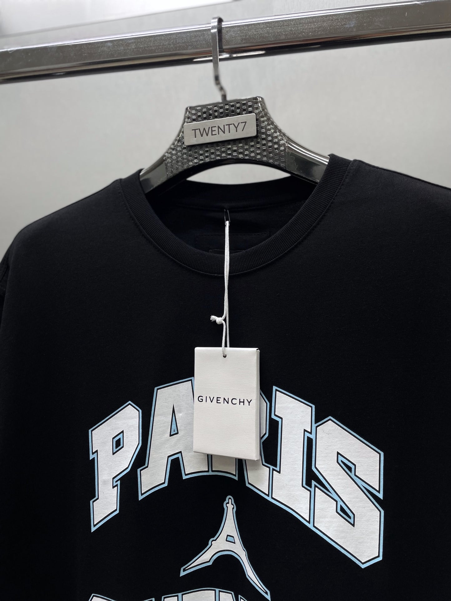 GIVENCHY