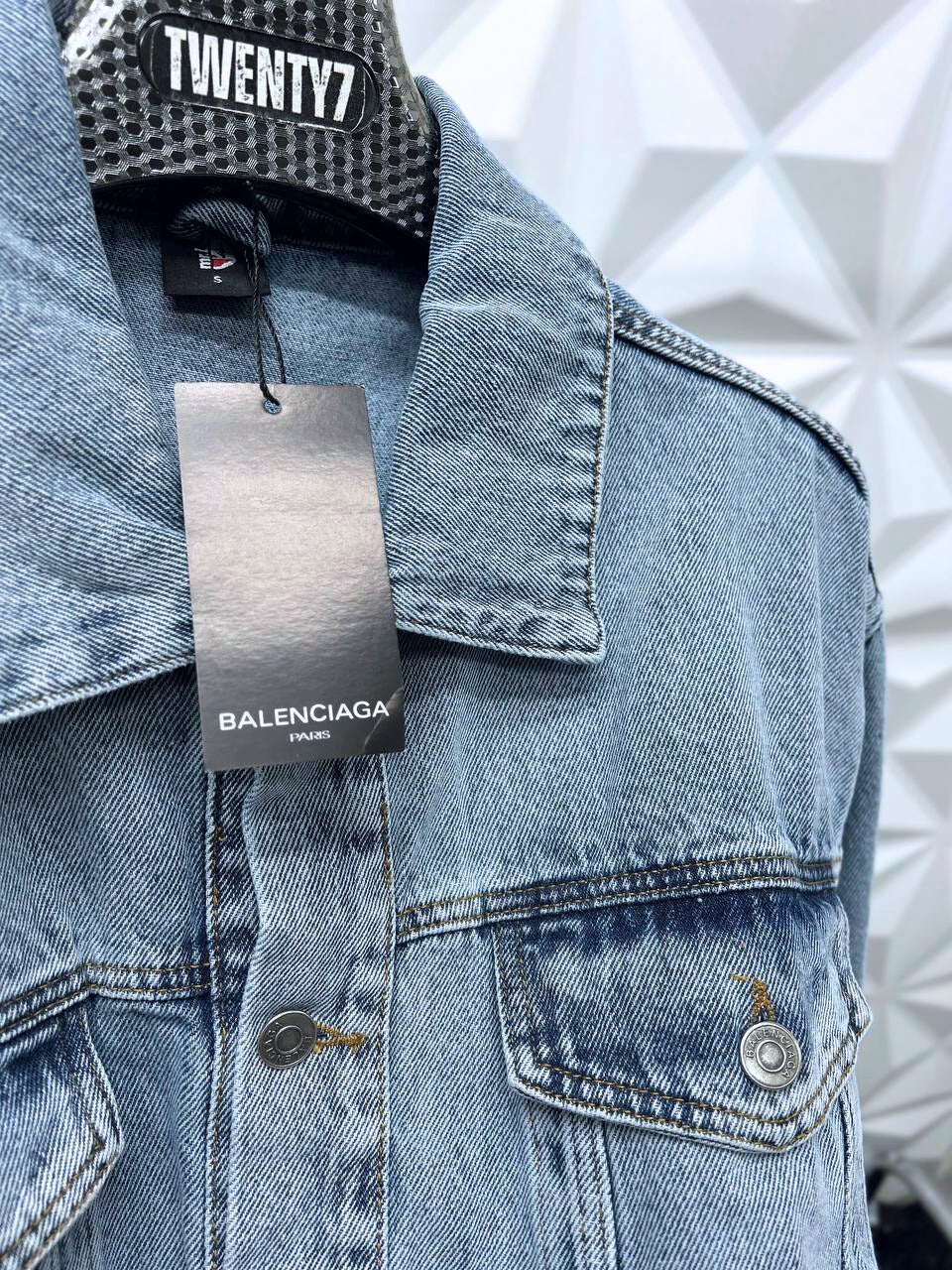 BALENCIAGA