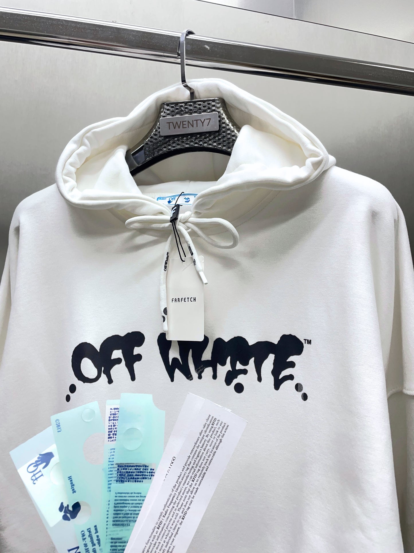 OFF WHITE