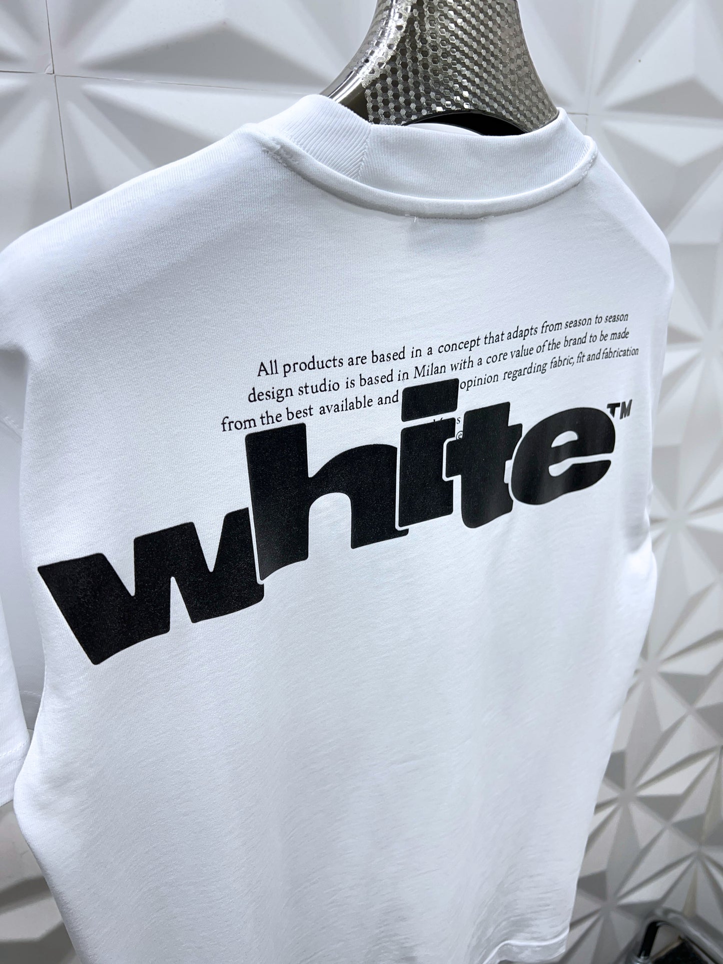 OFF WHITE
