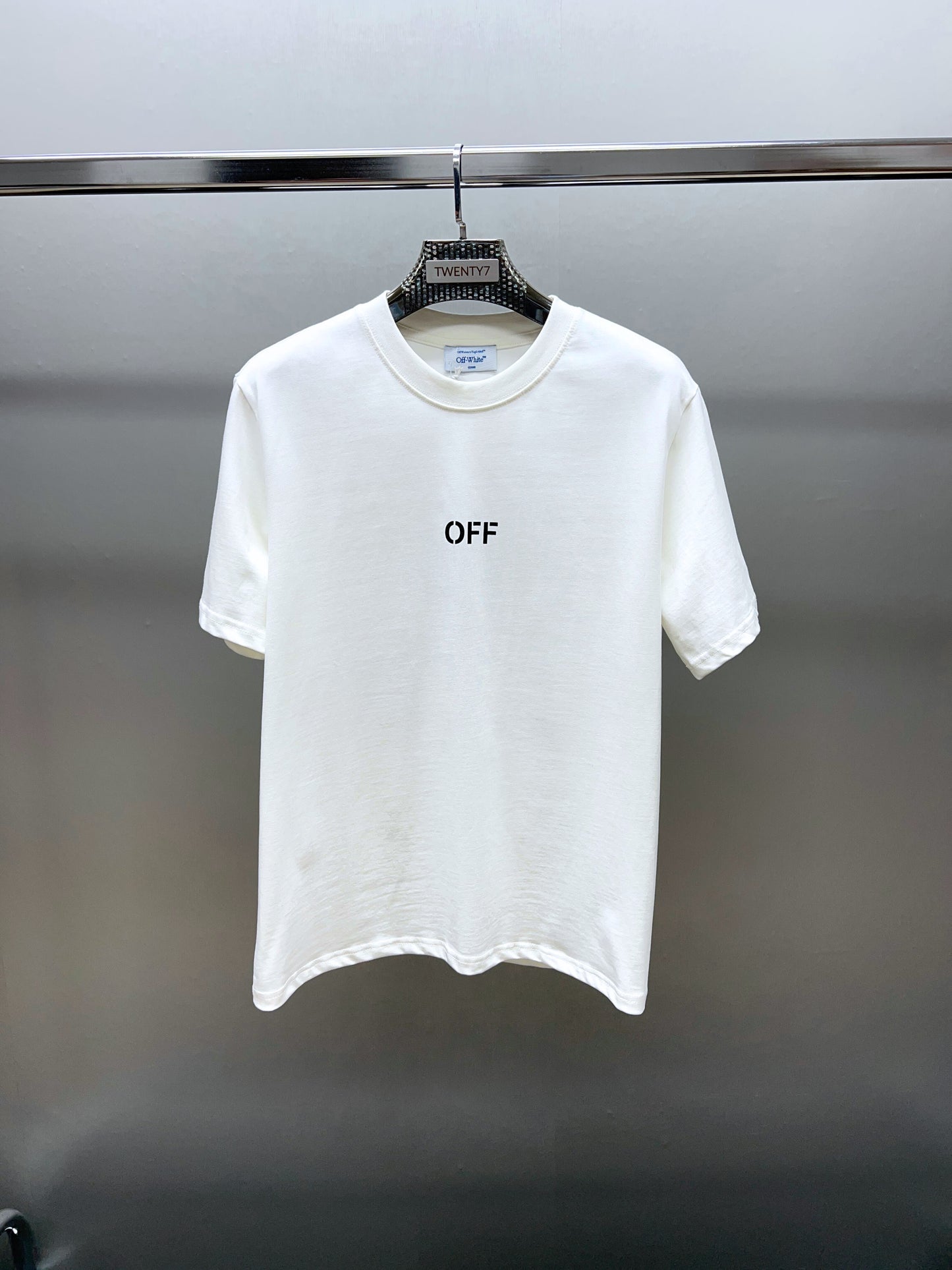OFF WHITE