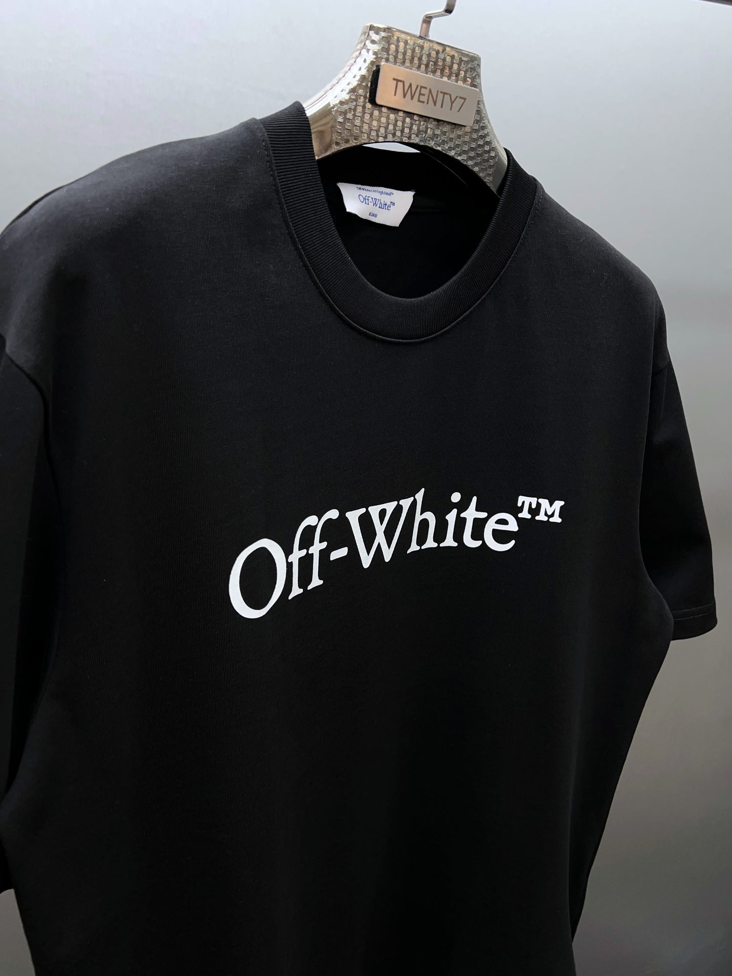 OFF WHITE