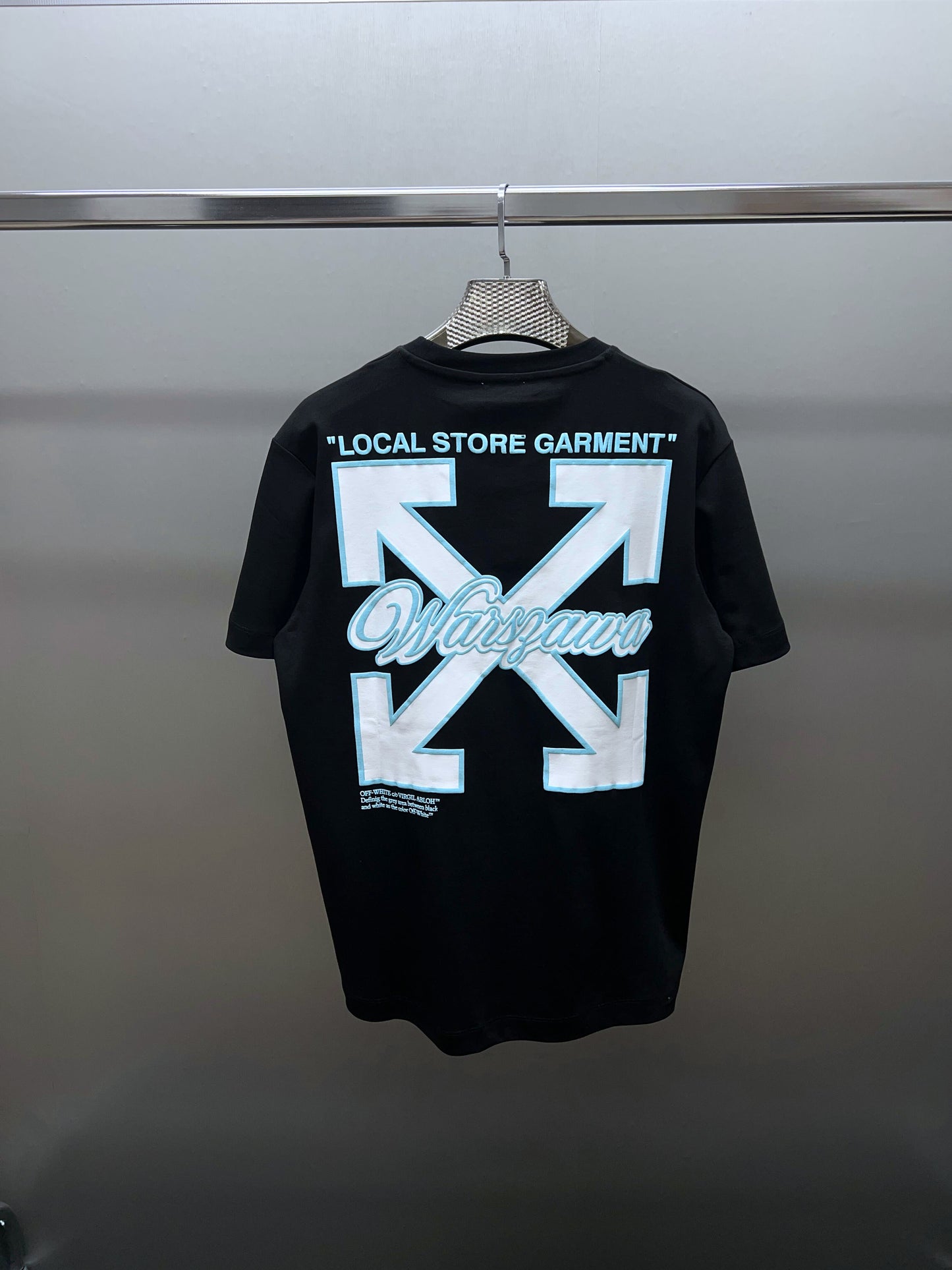 OFF WHITE