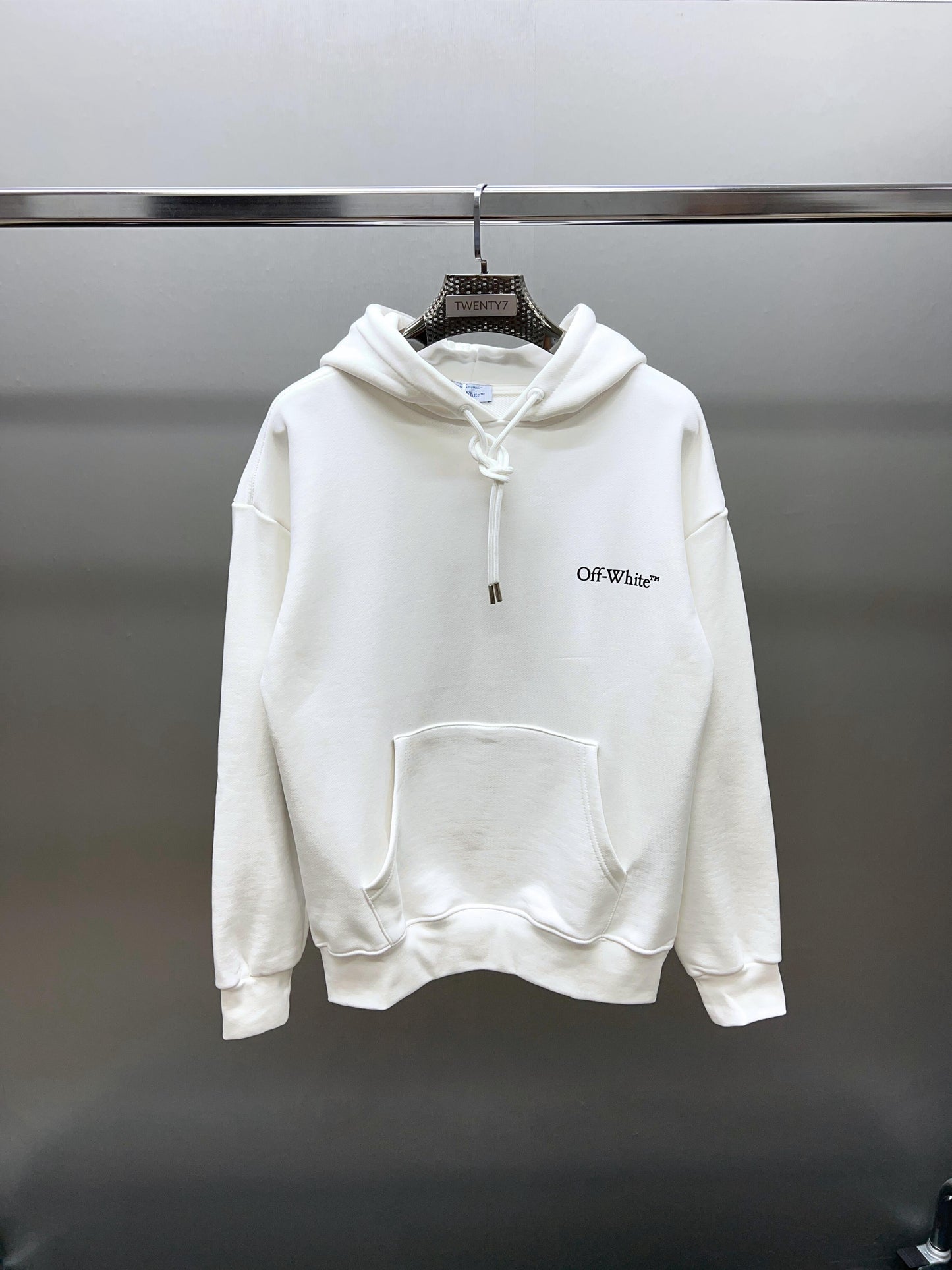 OFF WHITE