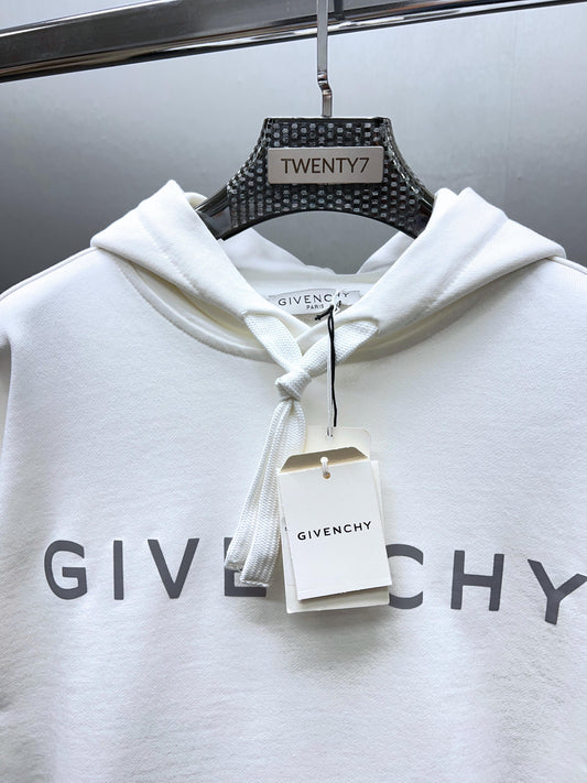 GIVENCHY