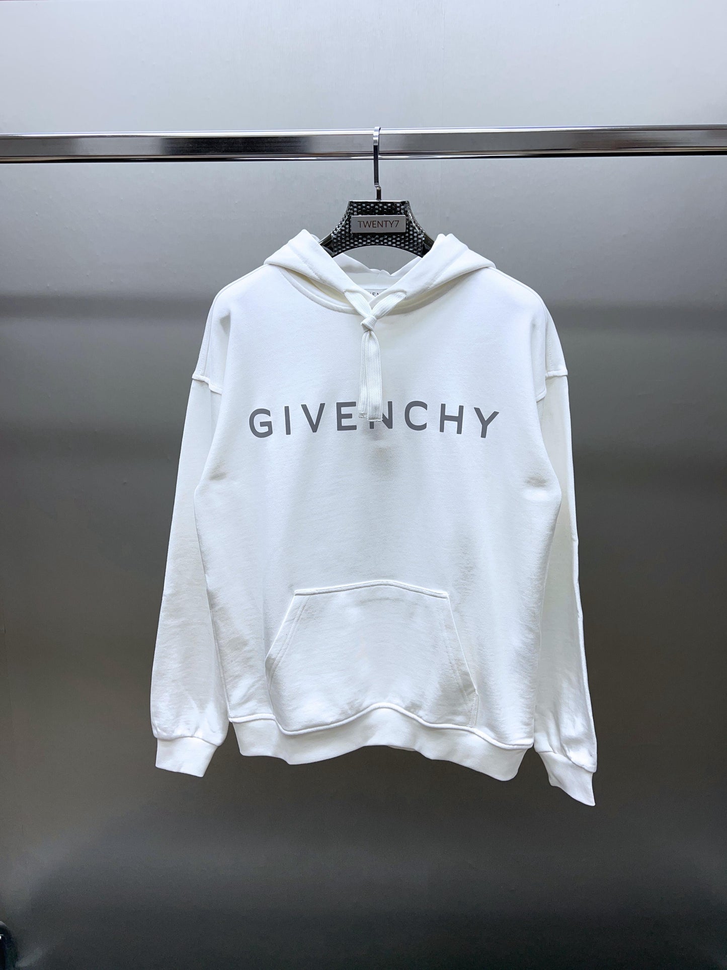 GIVENCHY