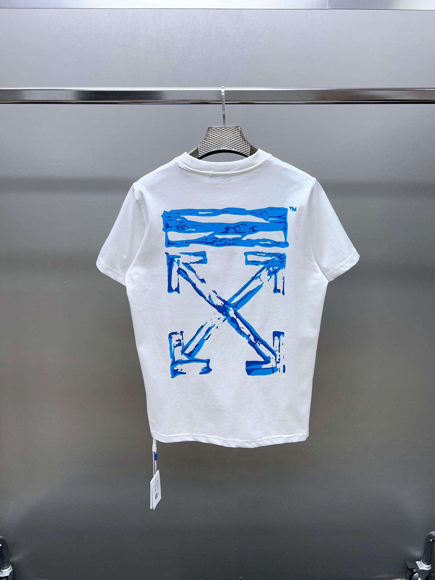 OFF WHITE
