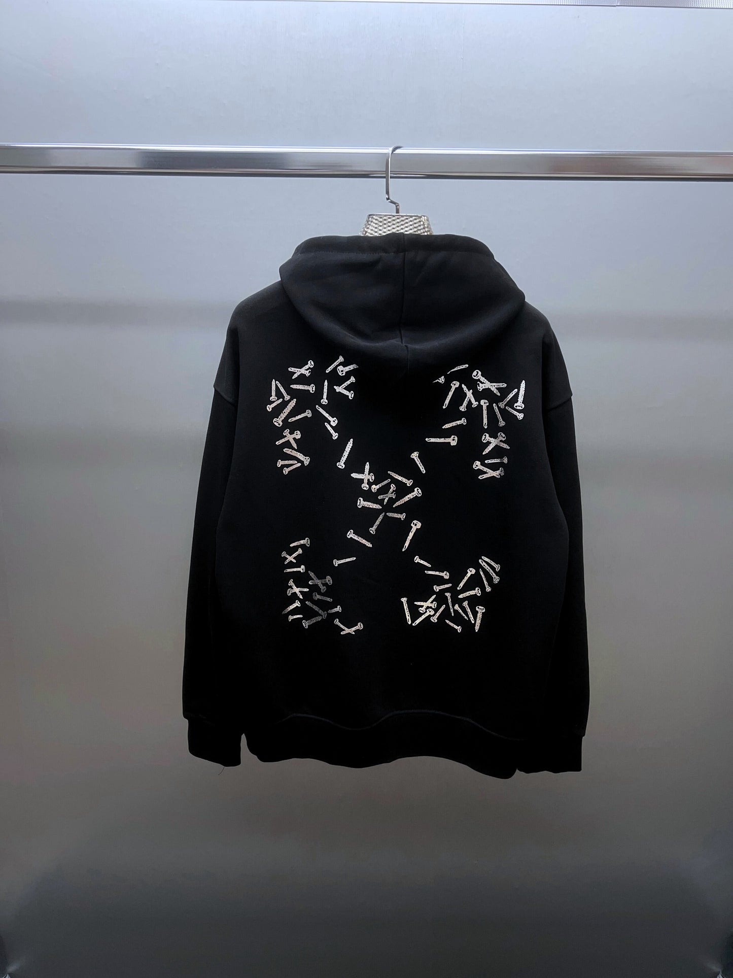 OFF WHITE