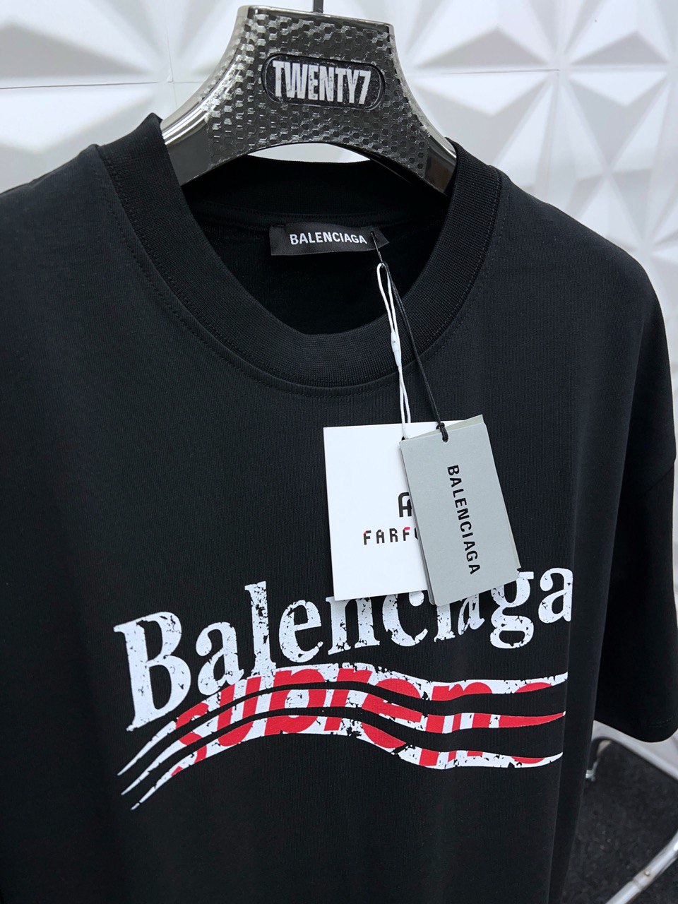 BALENCIAGA