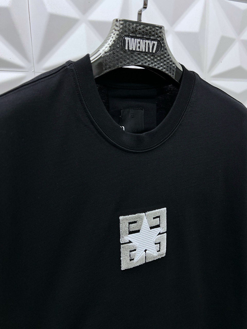 GIVENCHY