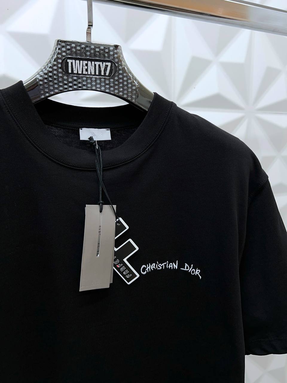 DIOR