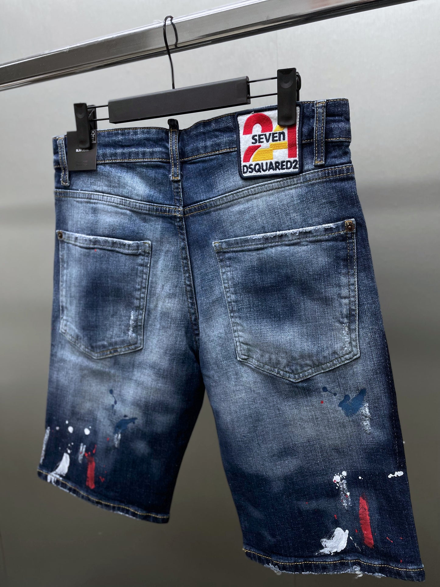 DSQUARED2