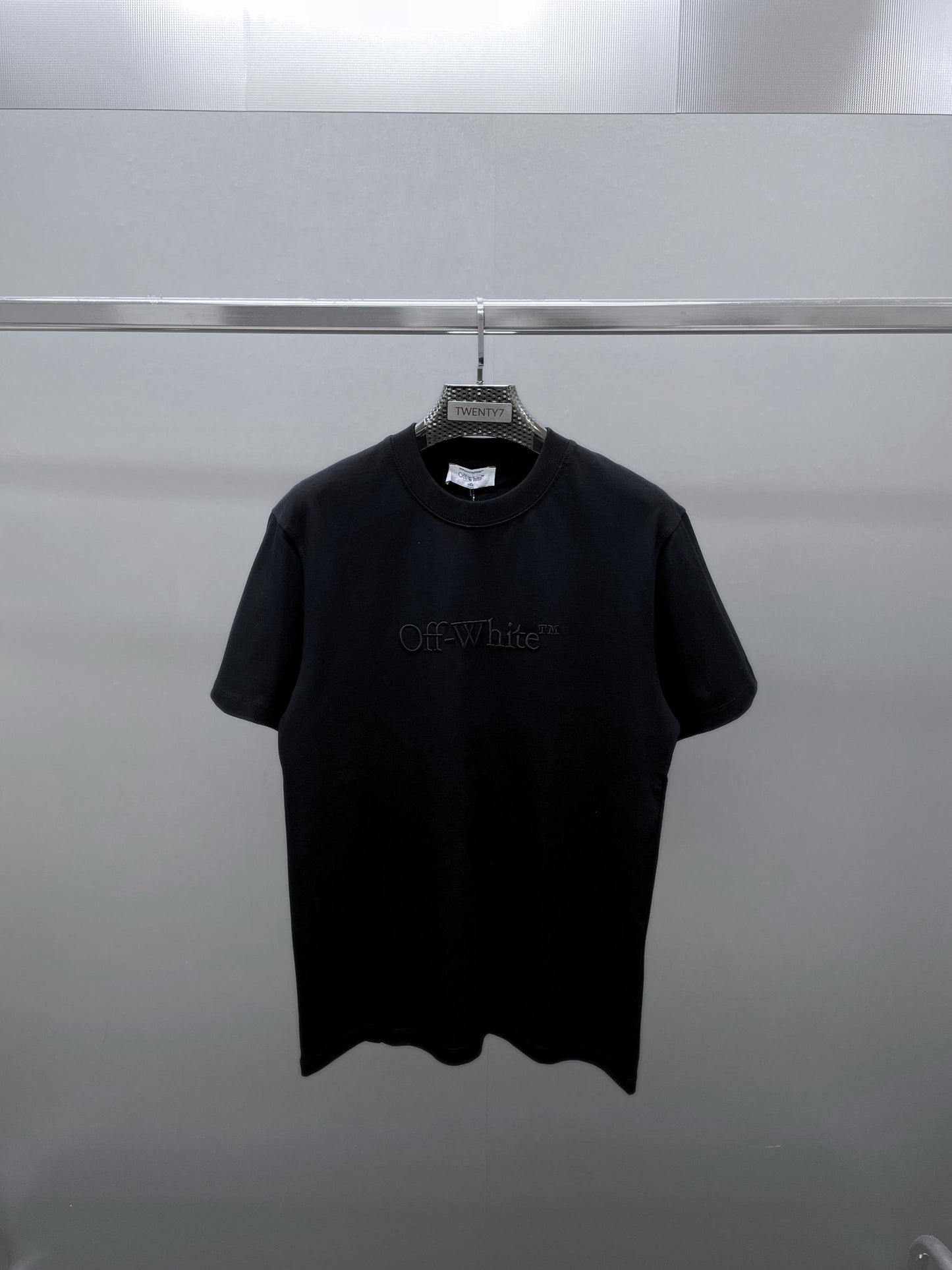 OFF WHITE