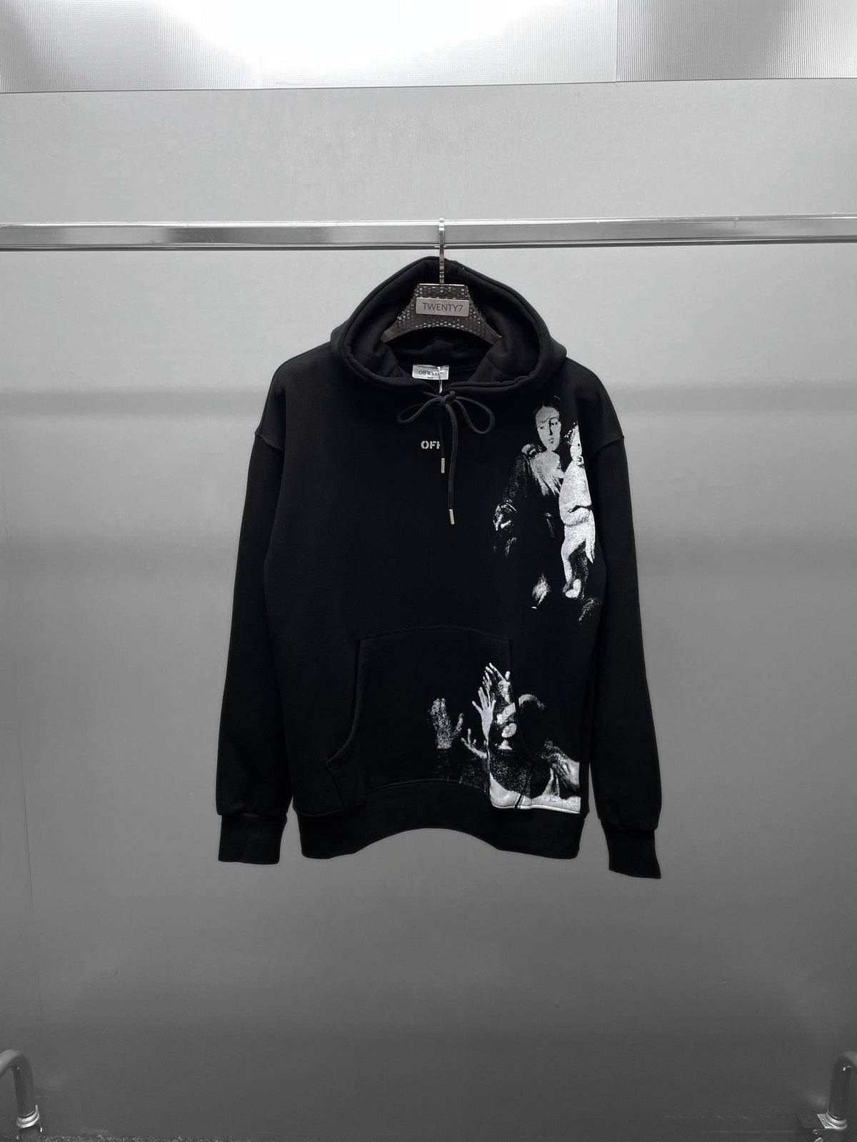 OFF WHITE