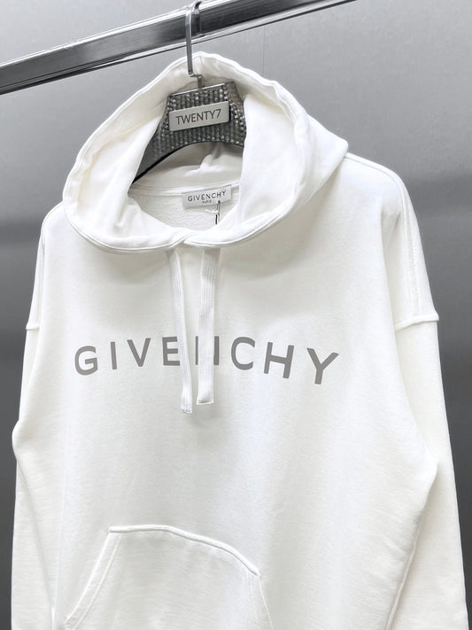 GIVENCHY