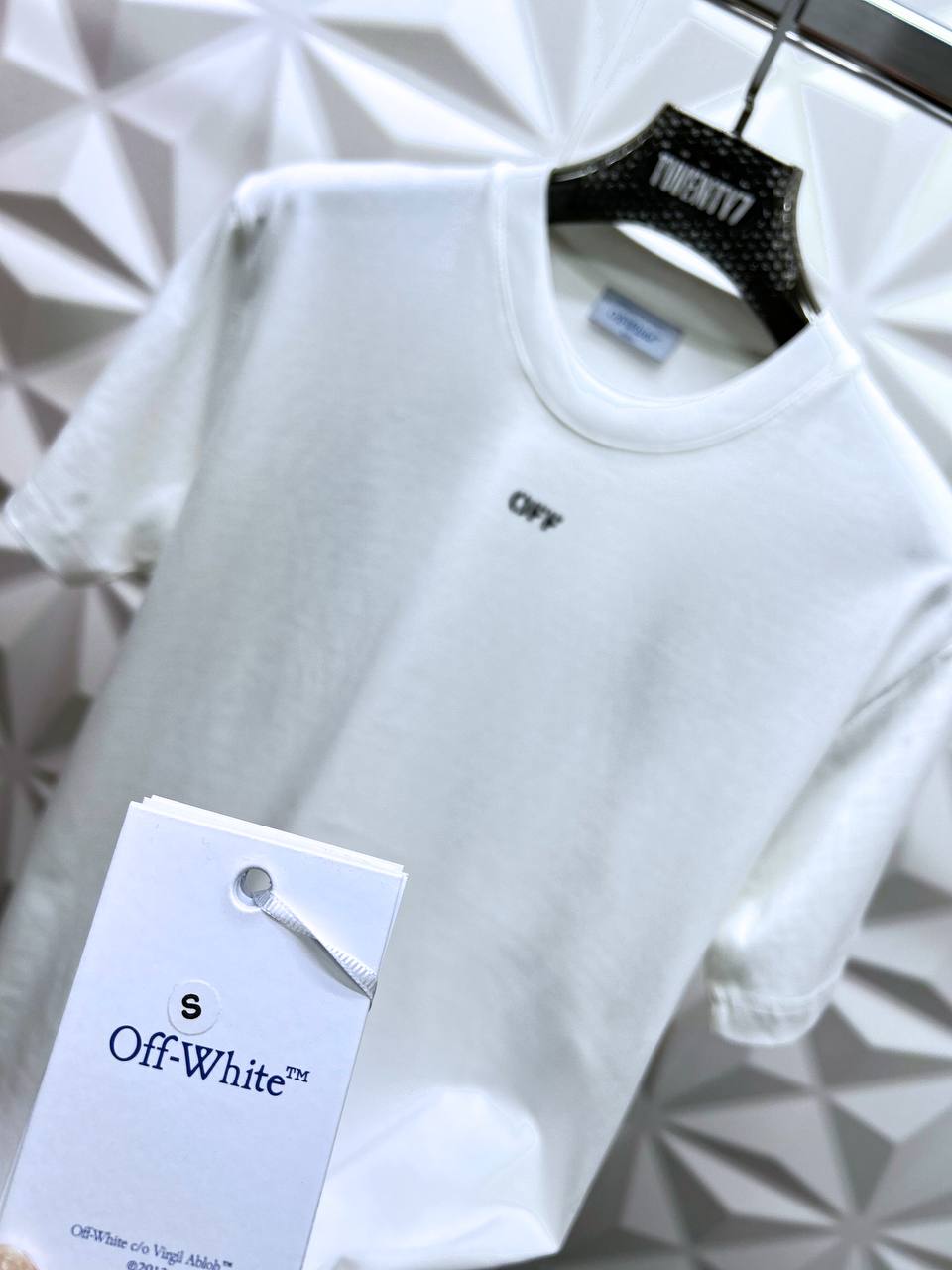 OFF WHITE