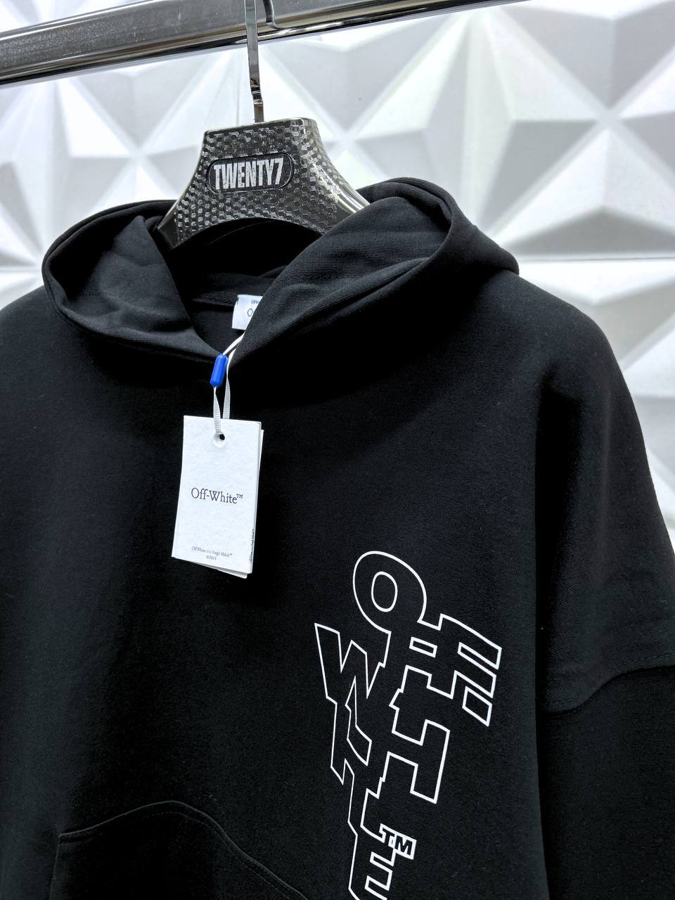 OFF WHITE