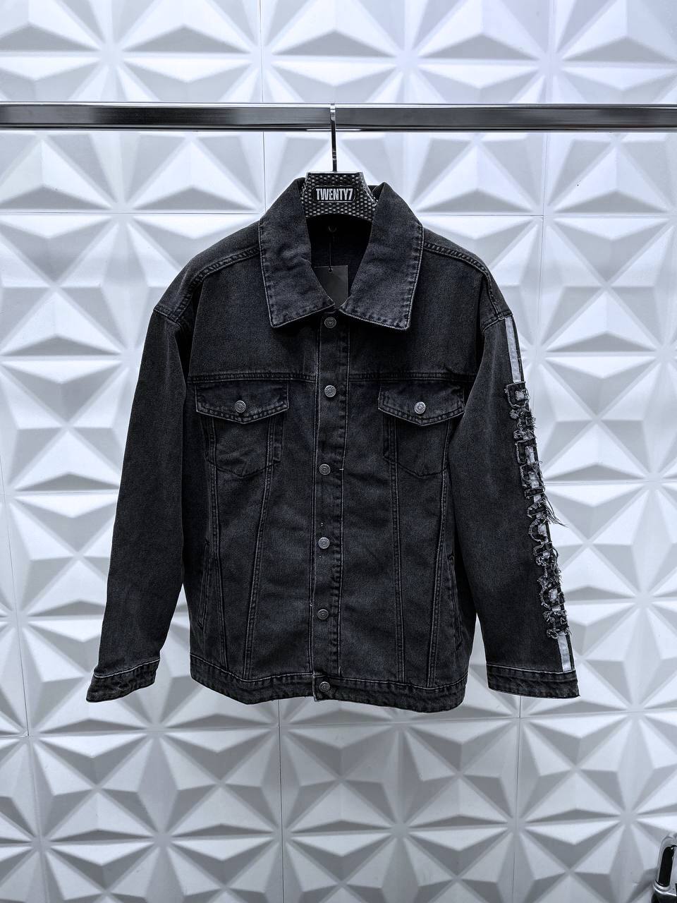 BALENCIAGA