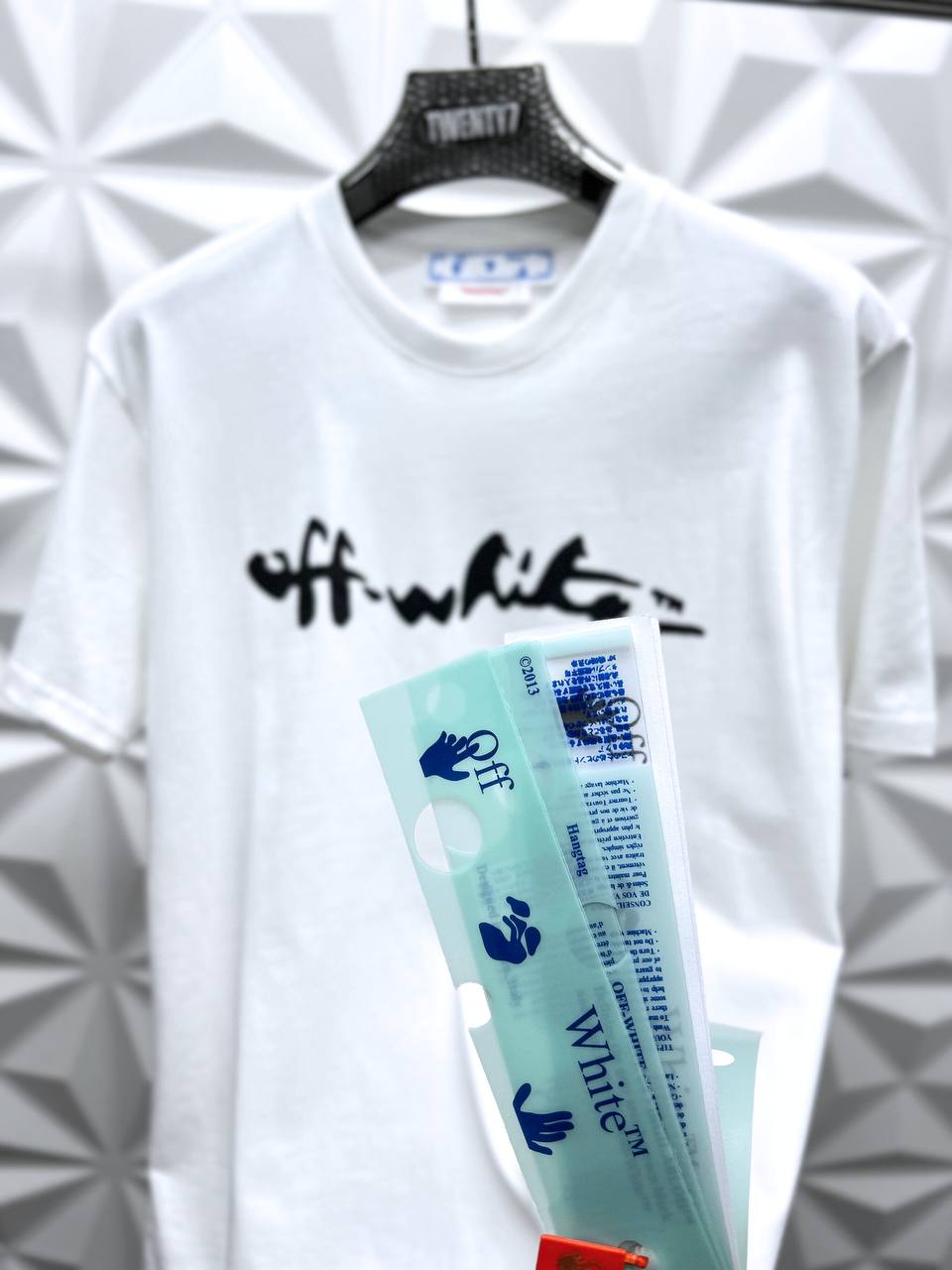OFF WHITE