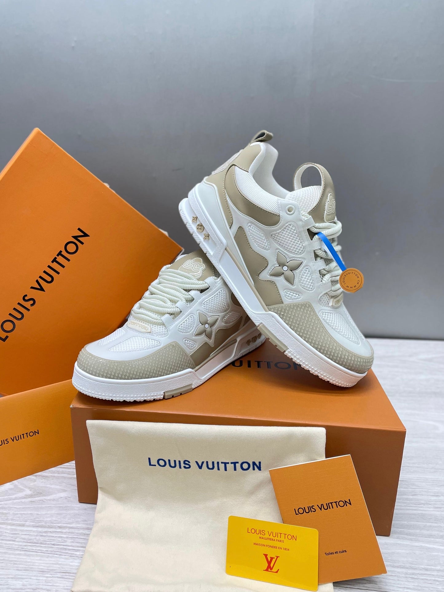 LOUIS VUITTON