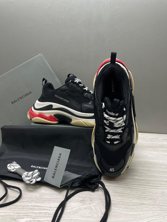 BALENCIAGA