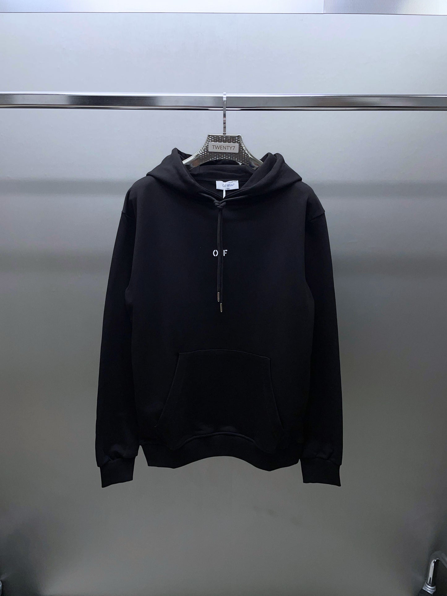 OFF WHITE