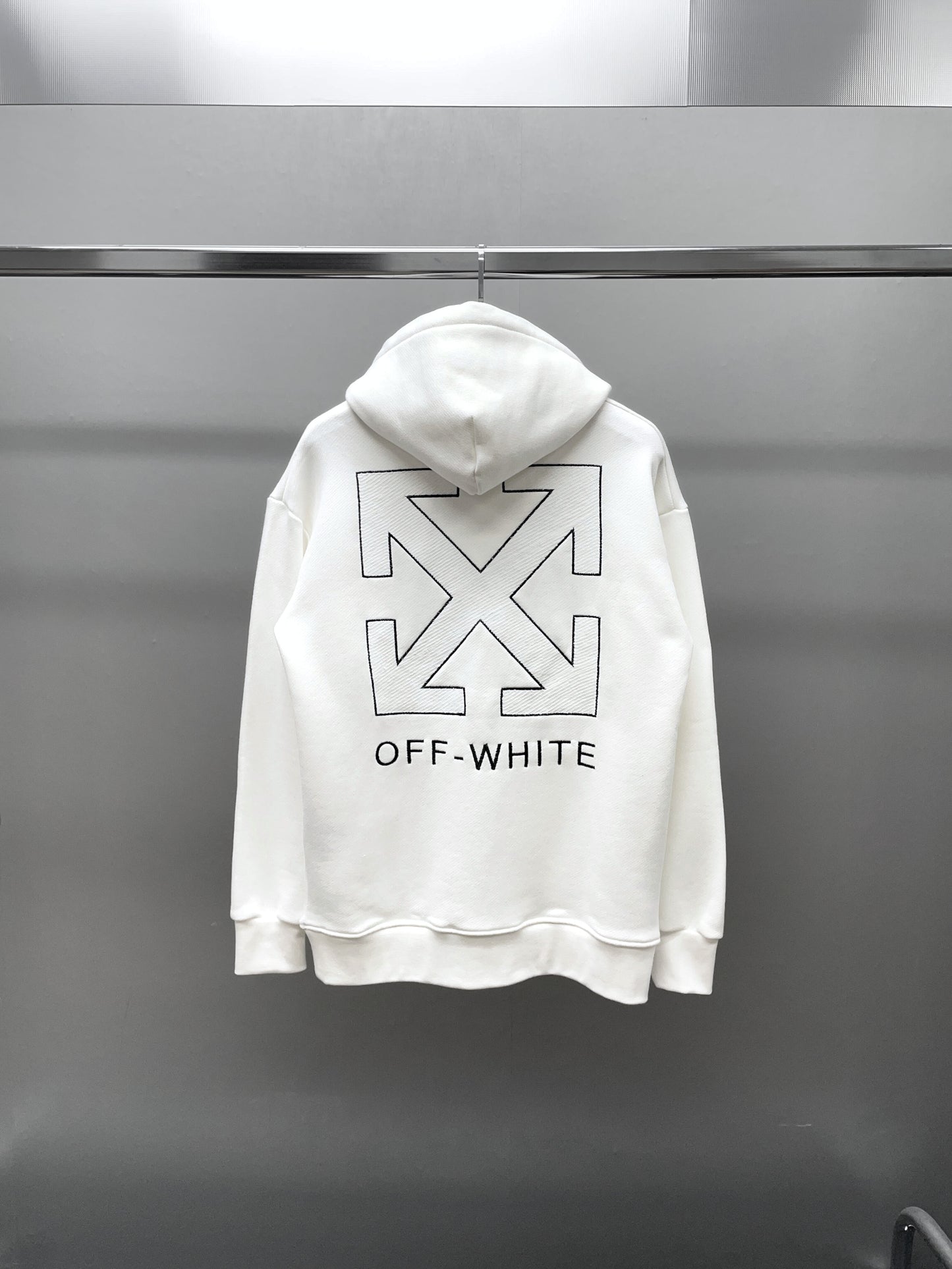 OFF WHITE