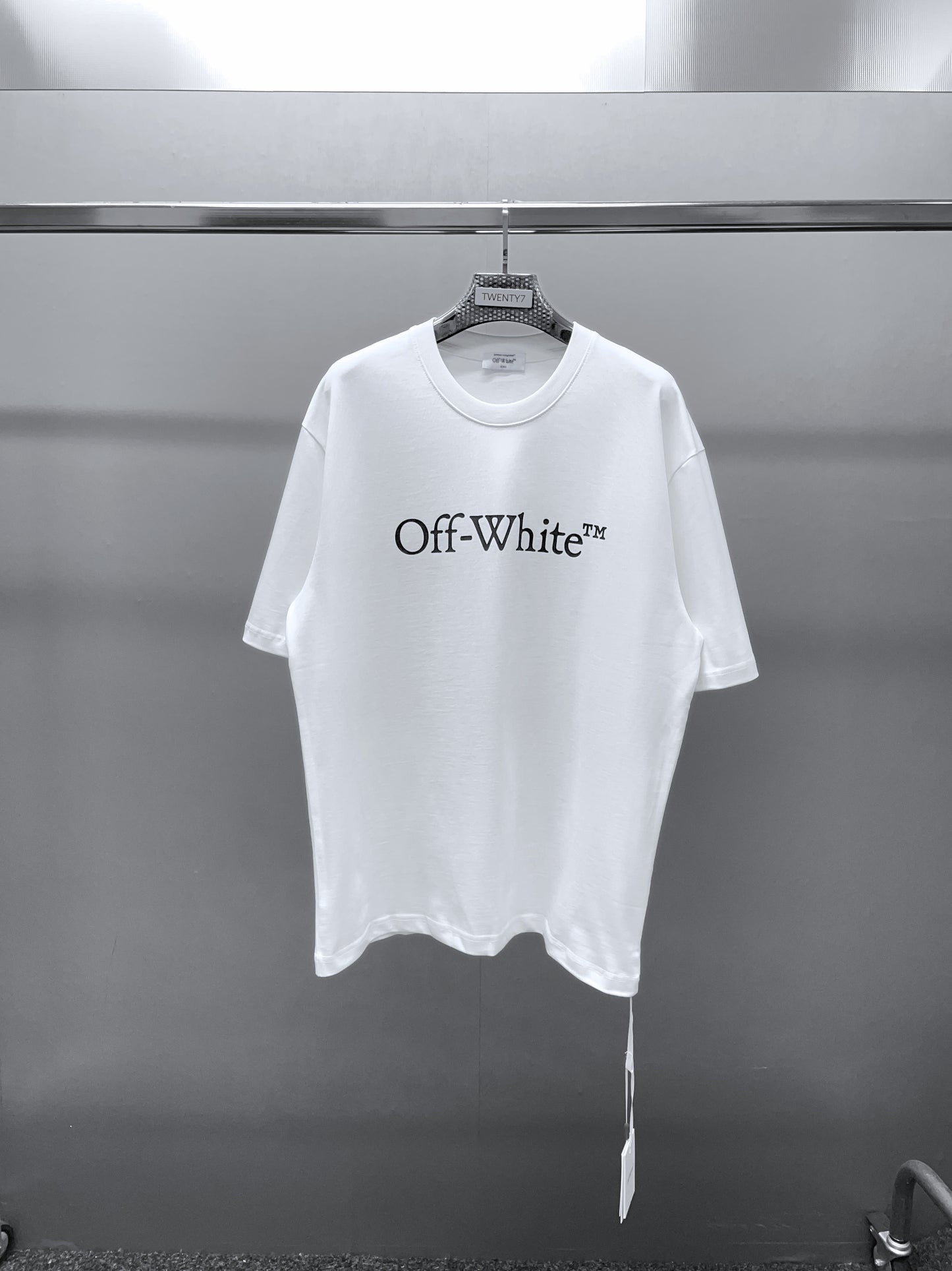 OFF WHITE