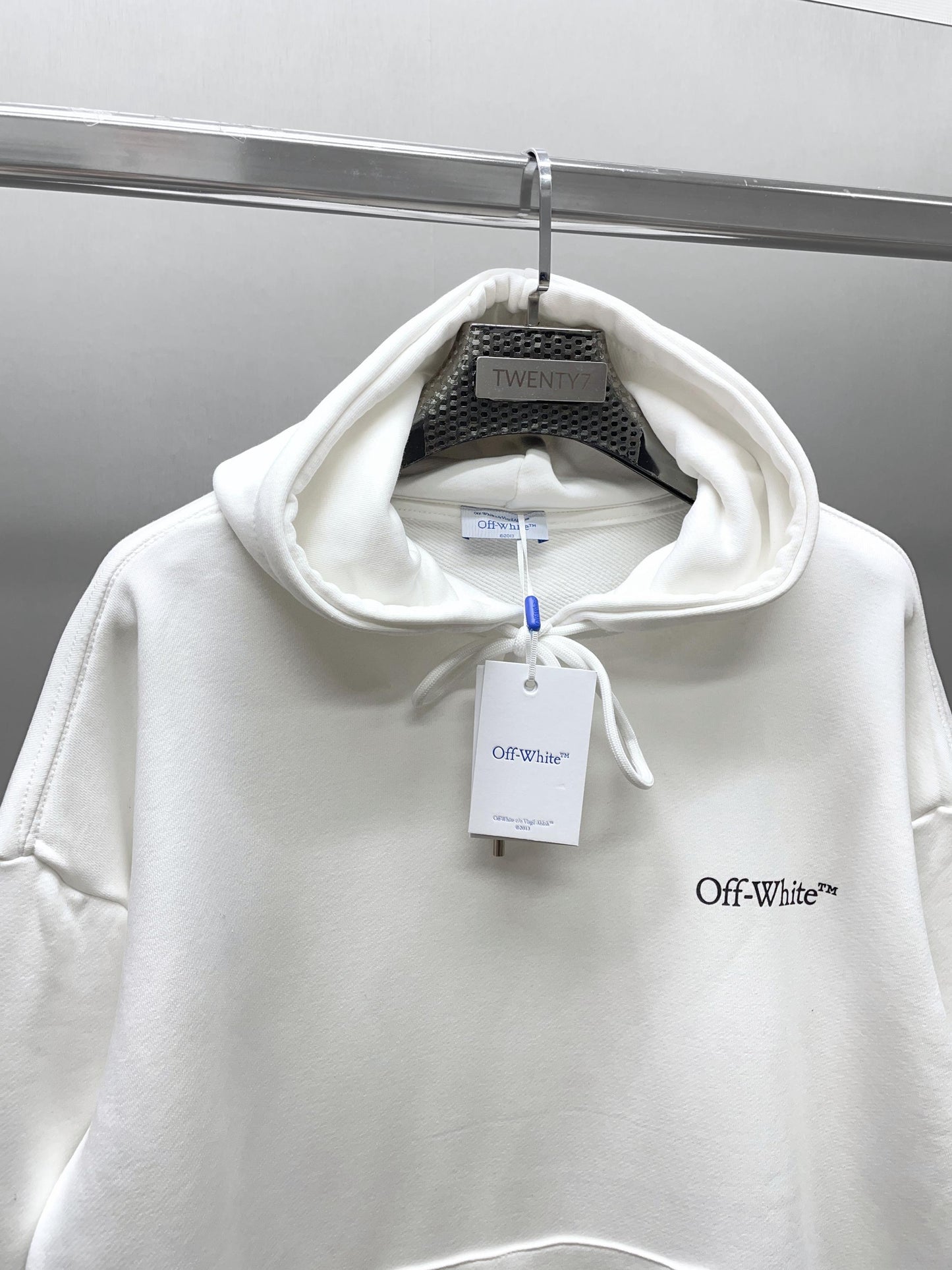 OFF WHITE