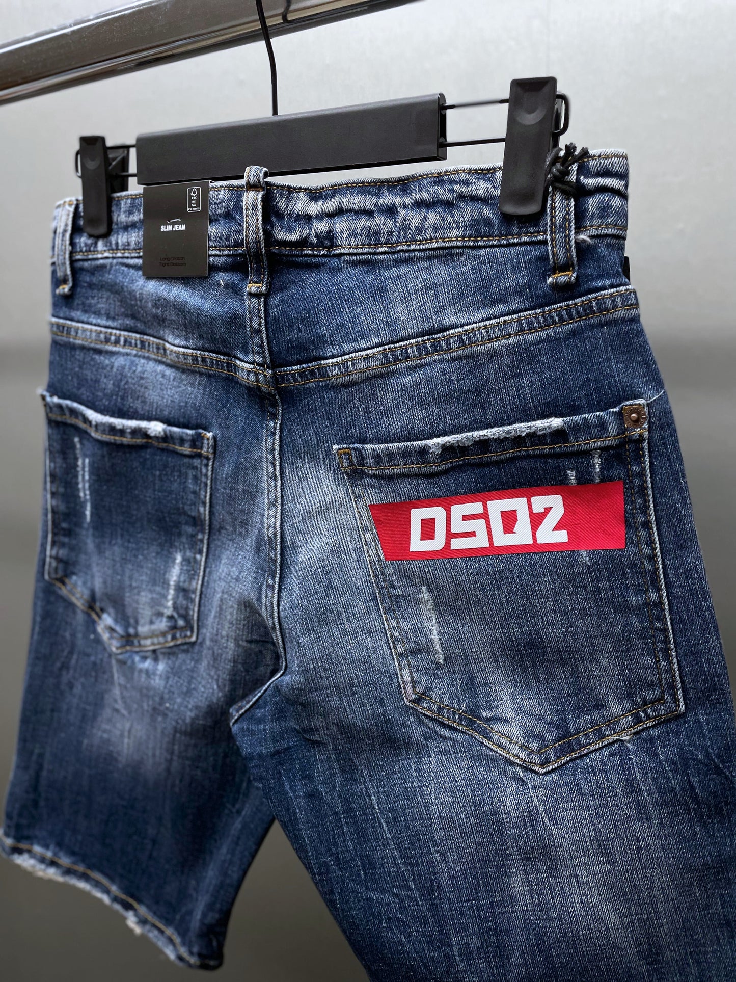DSQUARED2