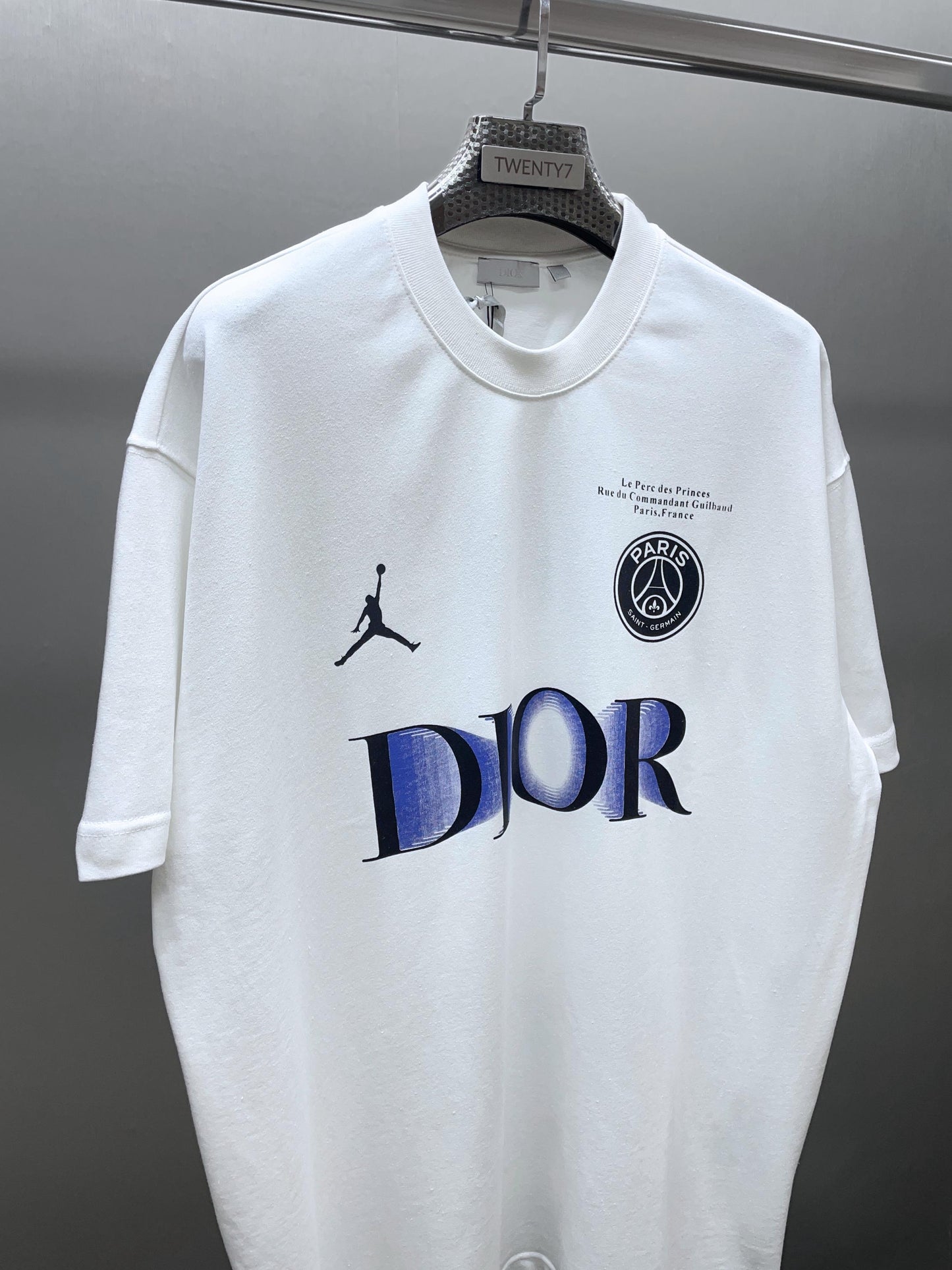 DIOR