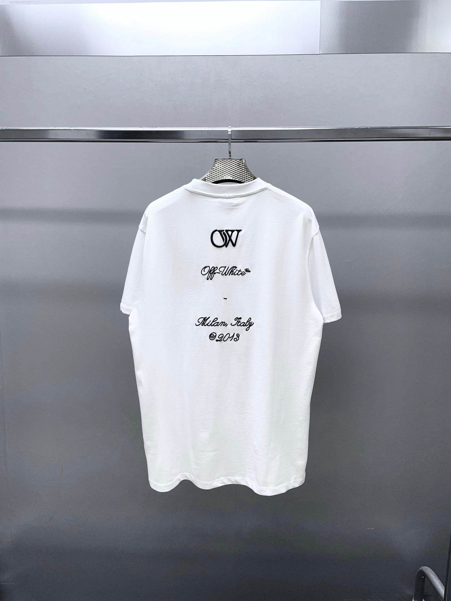 OFF WHITE