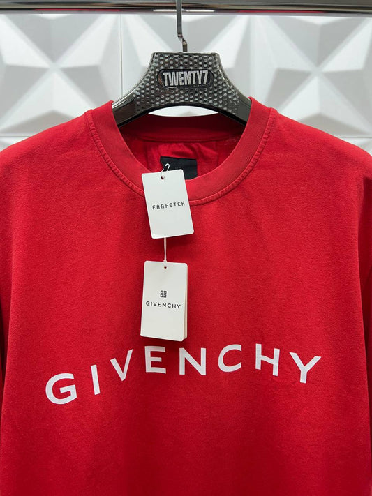 GIVENCHY