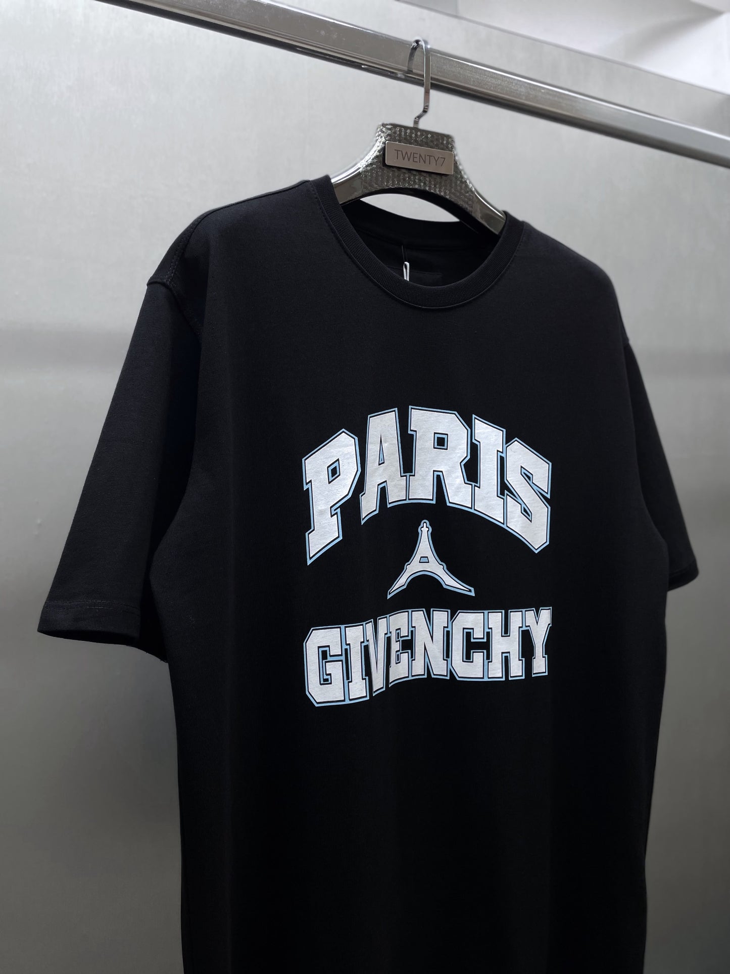 GIVENCHY