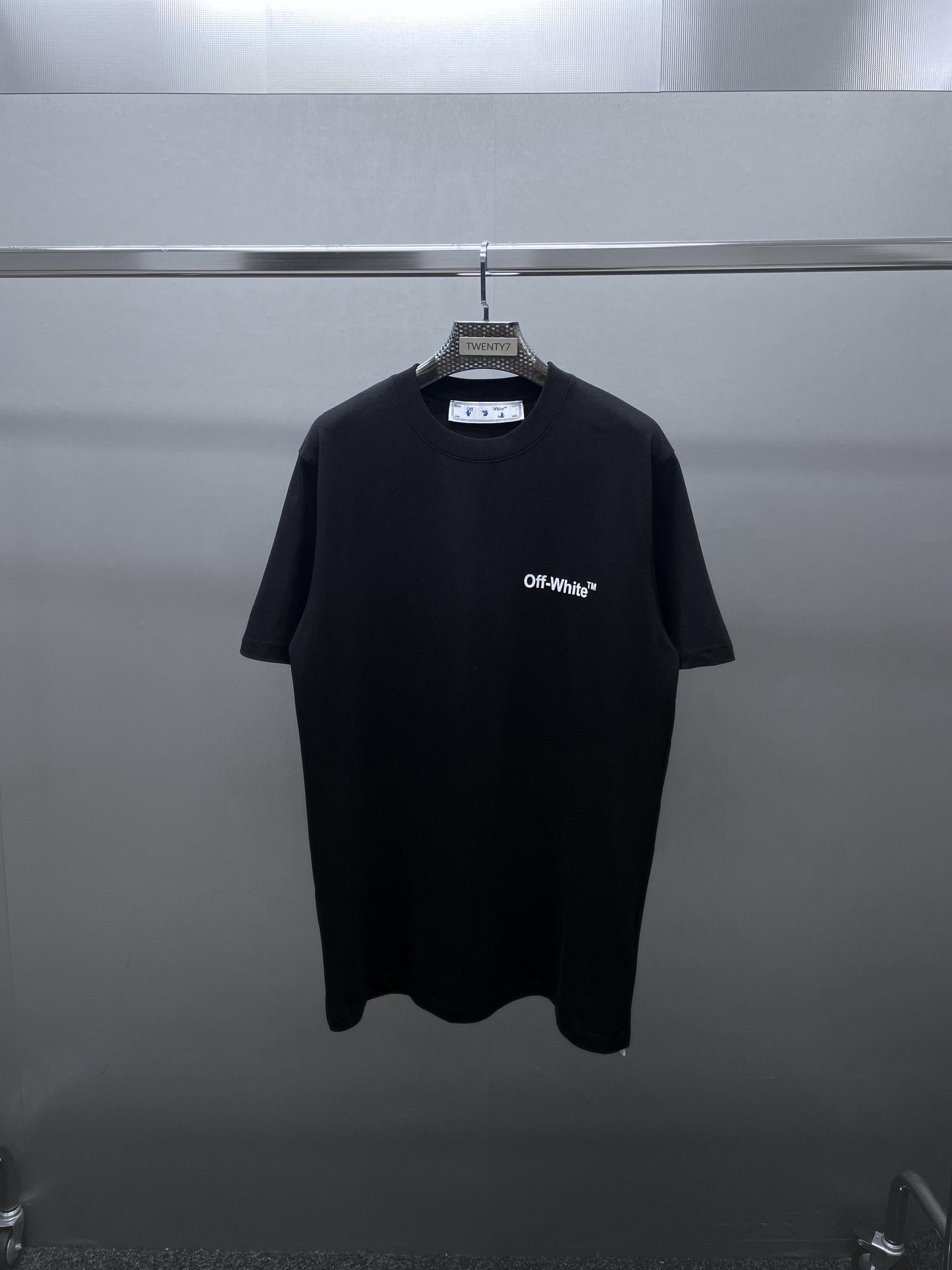 OFF WHITE