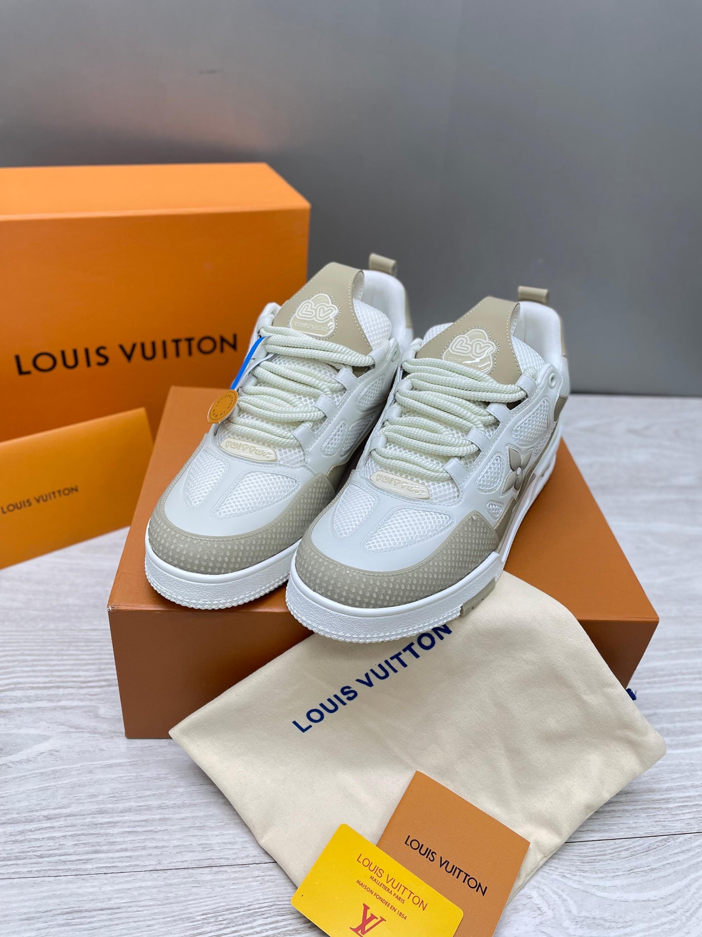 LOUIS VUITTON
