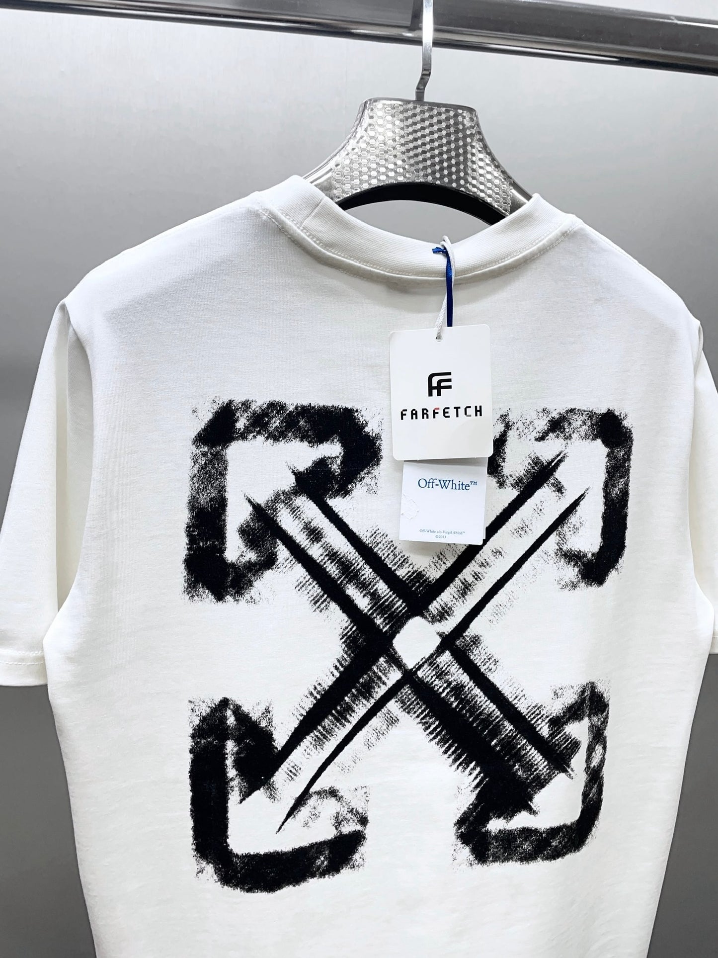 OFF WHITE