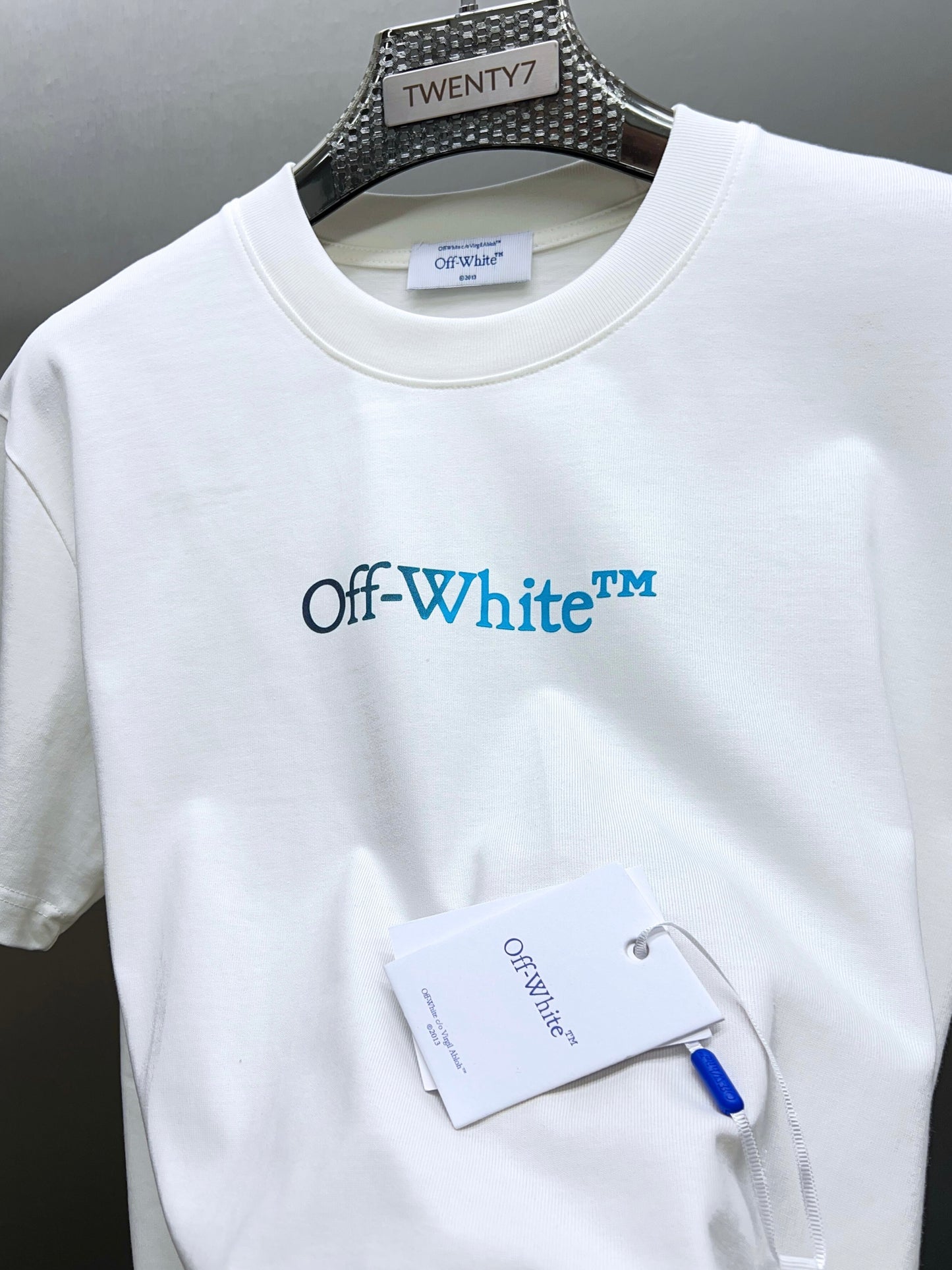 OFF WHITE