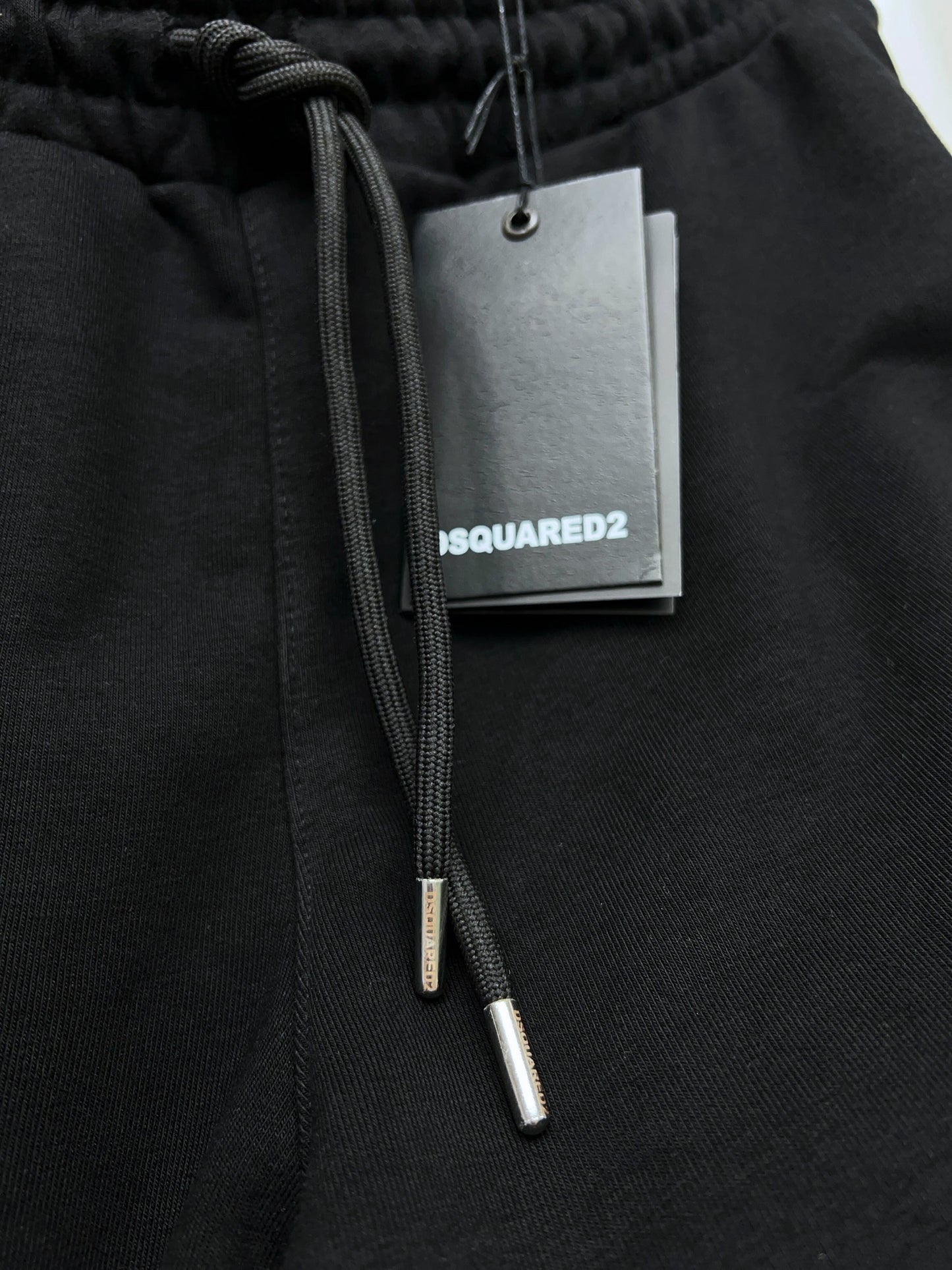 DSQUARED2