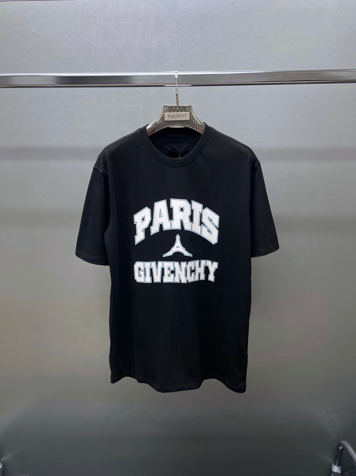 GIVENCHY