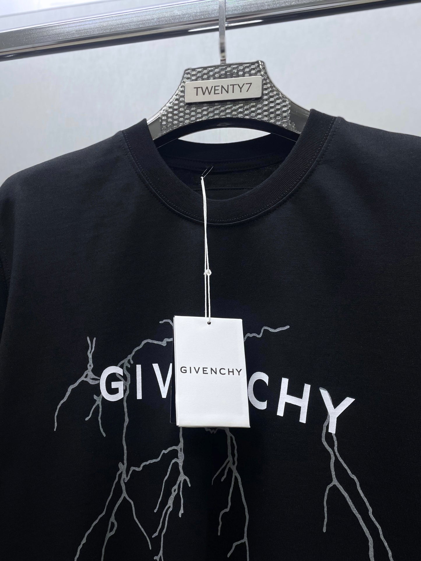GIVENCHY