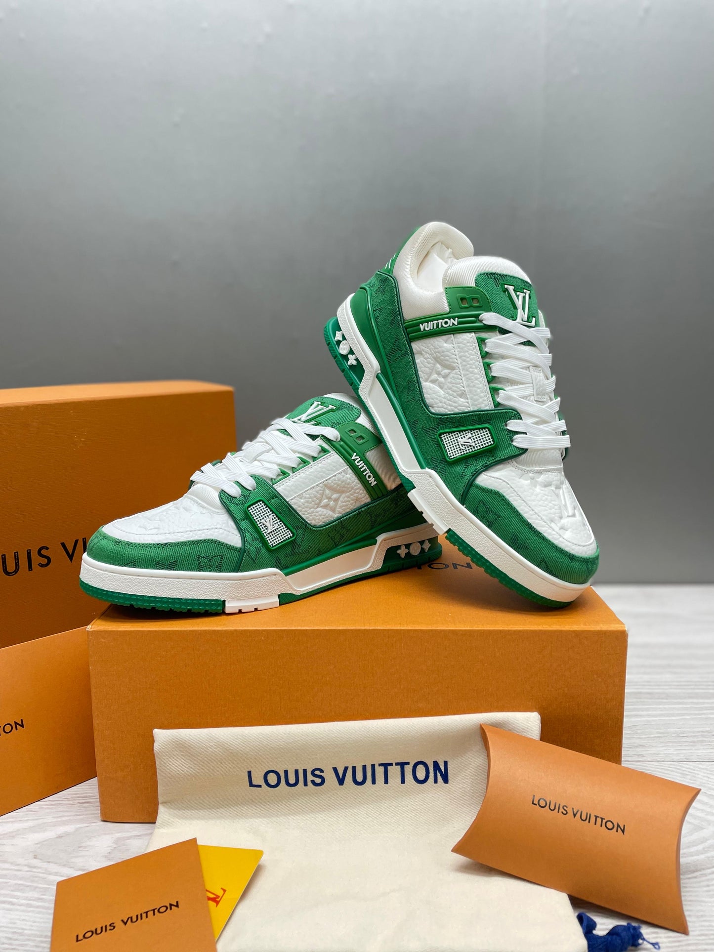 LOUIS VUITTON