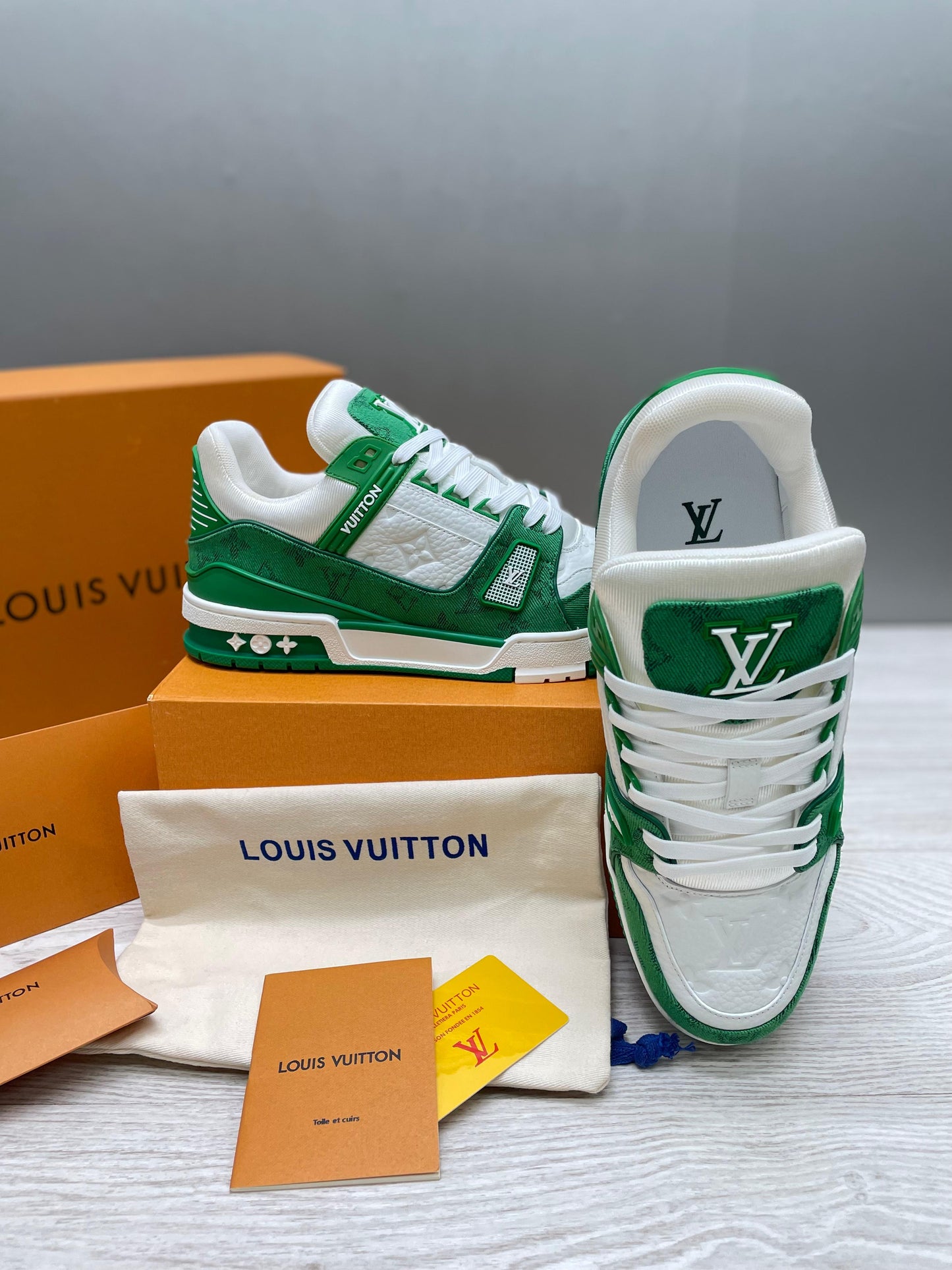 LOUIS VUITTON