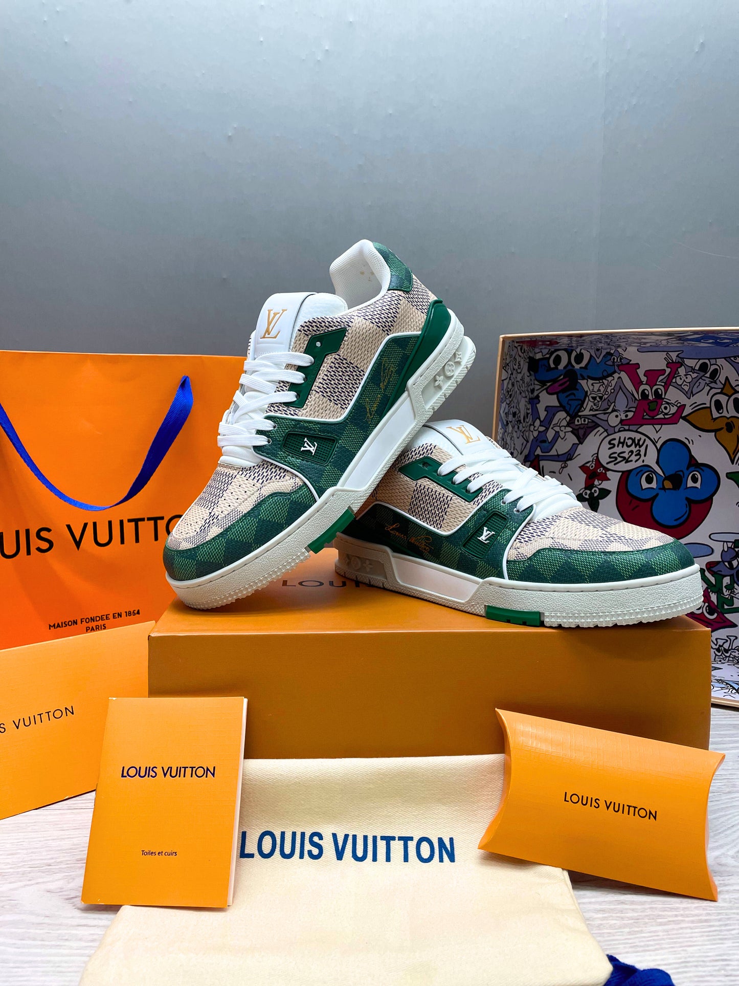 LOUIS VUITTON