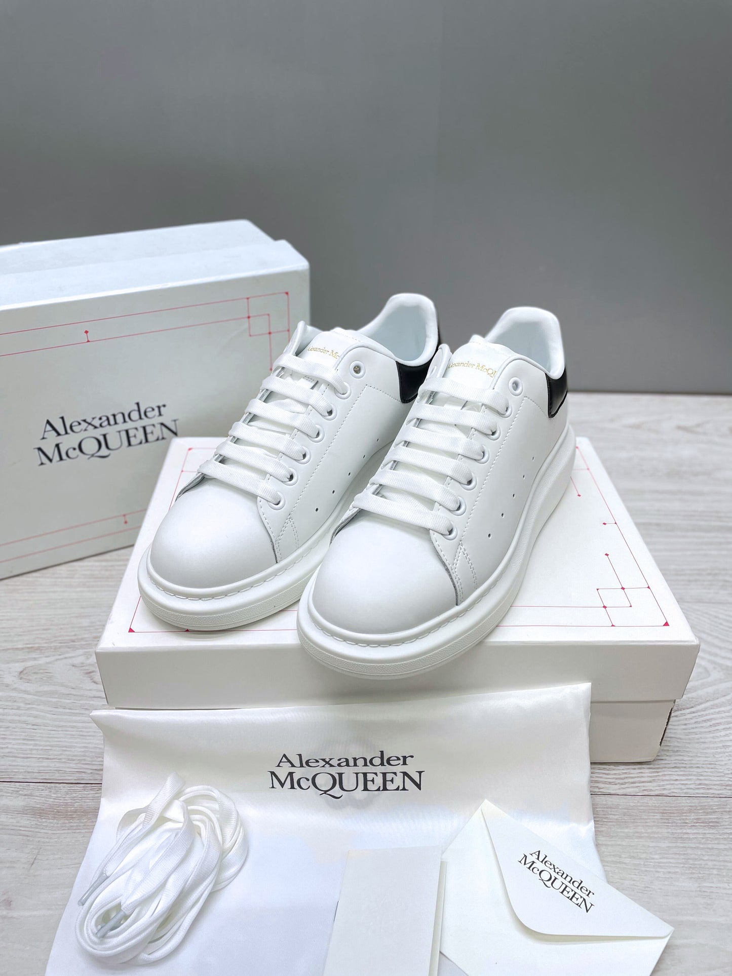 ALEXANDER MCQUEEN