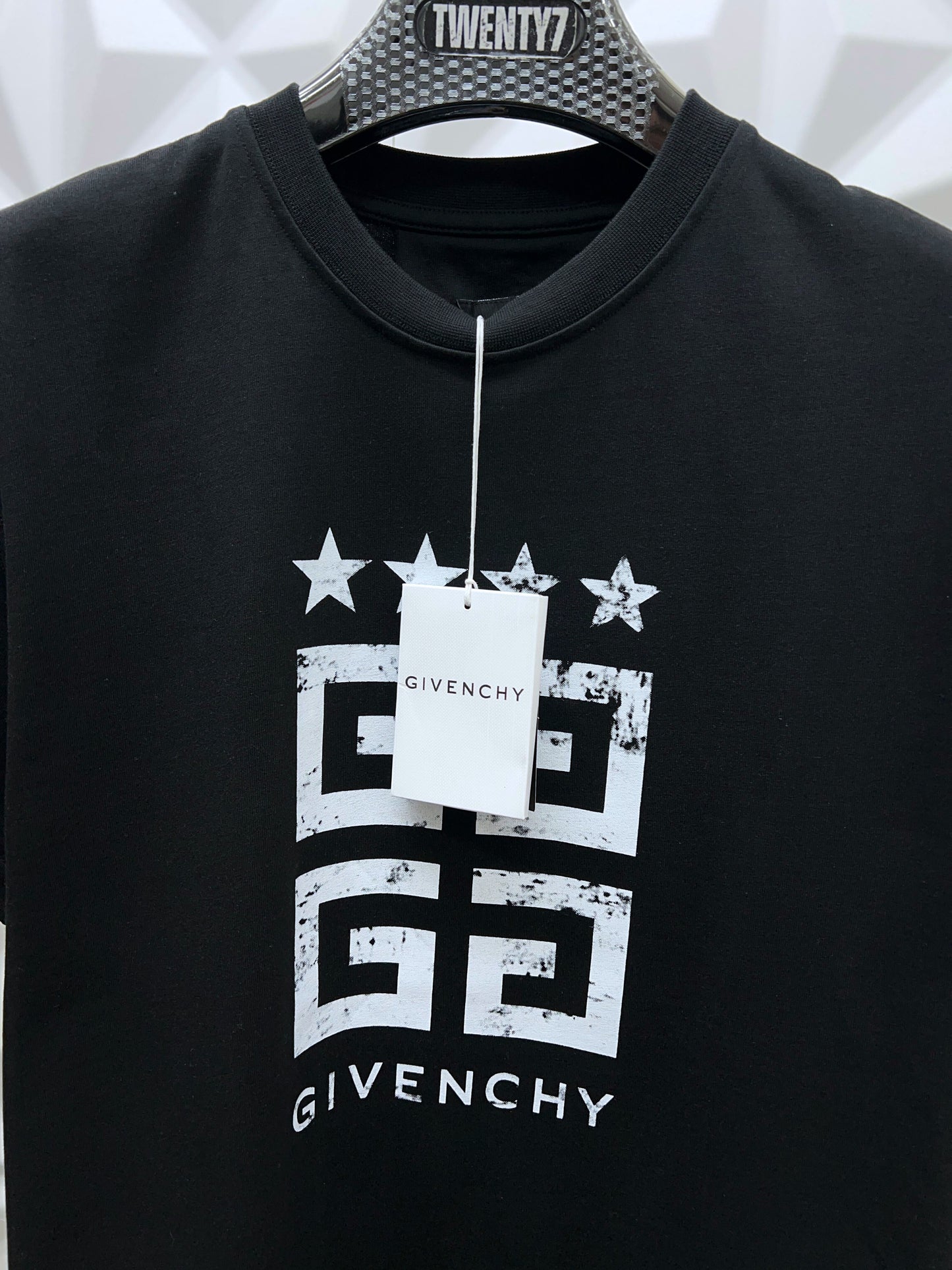 GIVENCHY