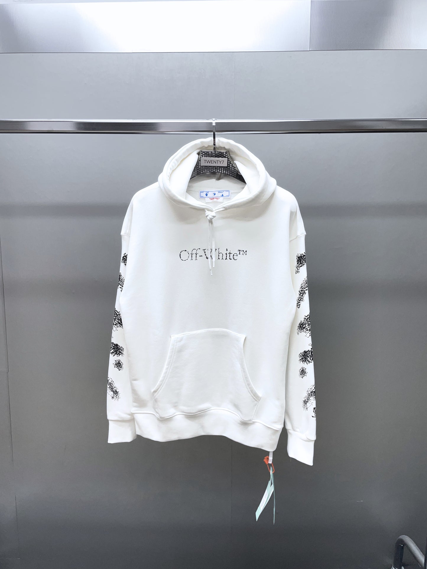 OFF WHITE