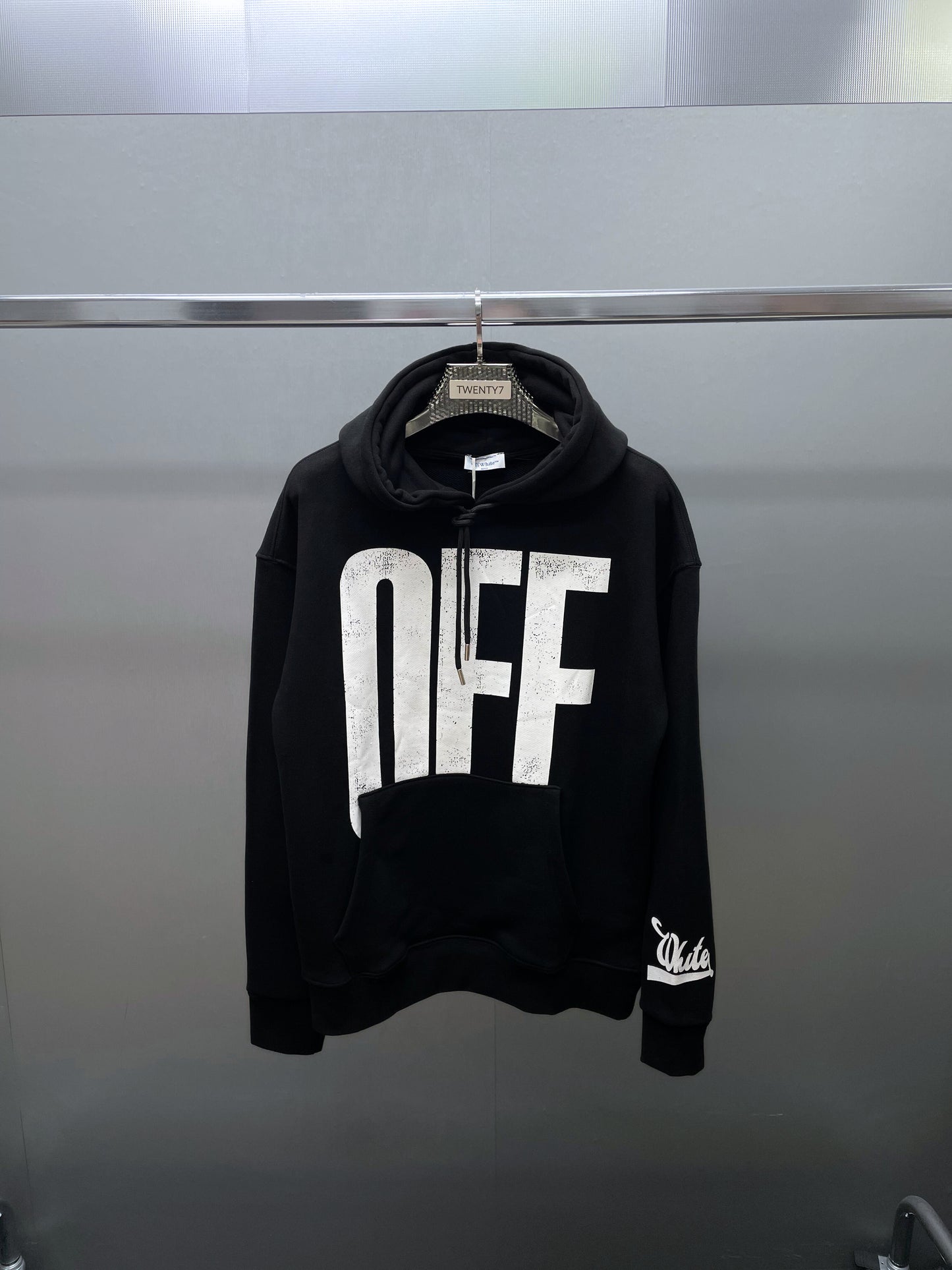 OFF WHITE