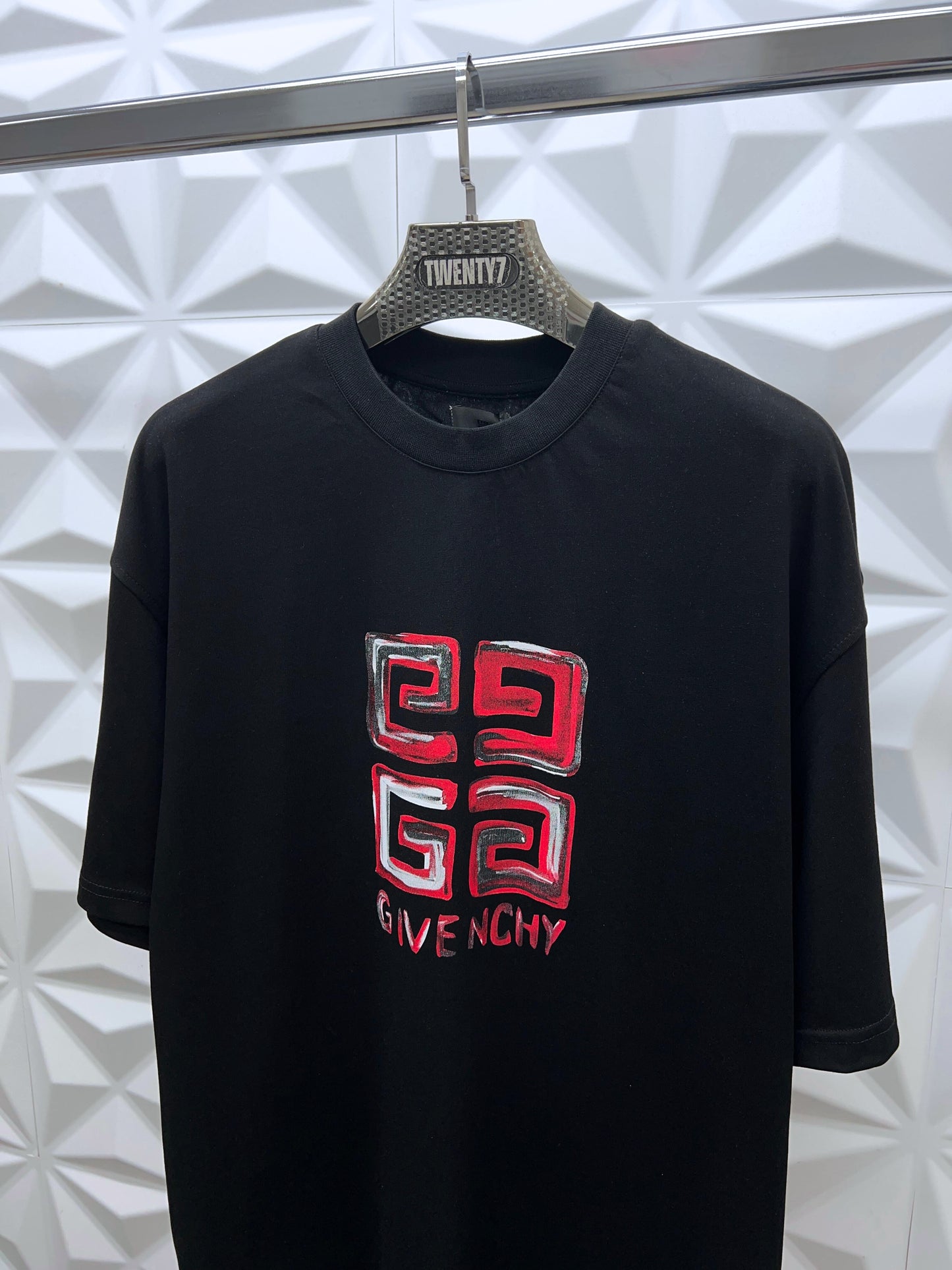 GIVENCHY
