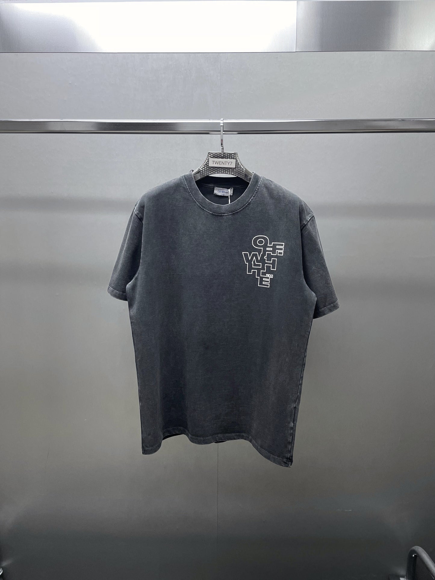 OFF WHITE